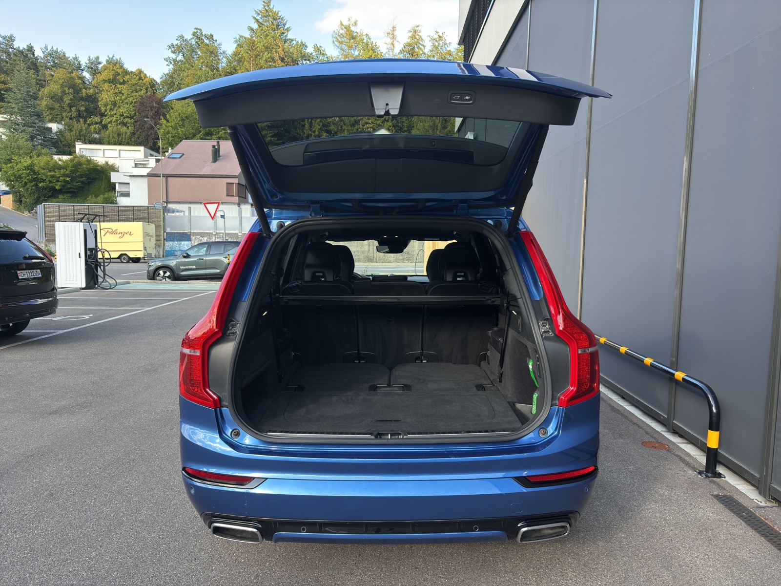 VOLVO XC90 2.0 D5 R-Design 7P. AWD-image-11