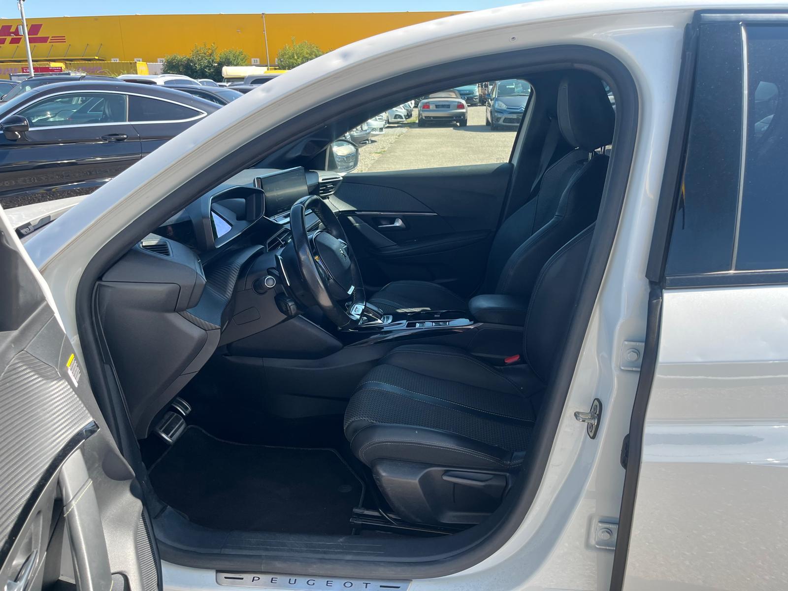 PEUGEOT 208 1.2i GT-Line-image-7