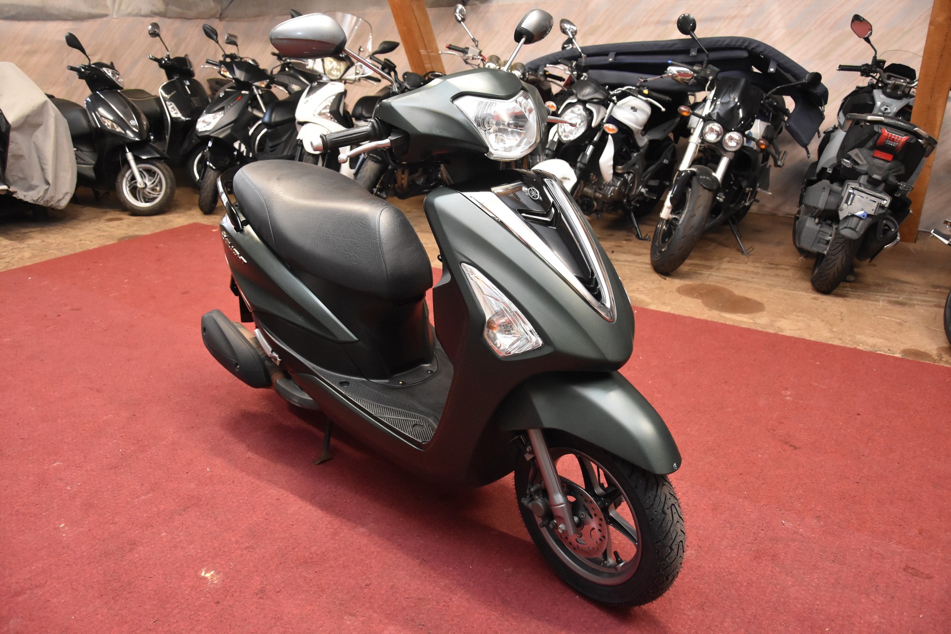 YAMAHA D'elight LTS 125 UBS-image-4