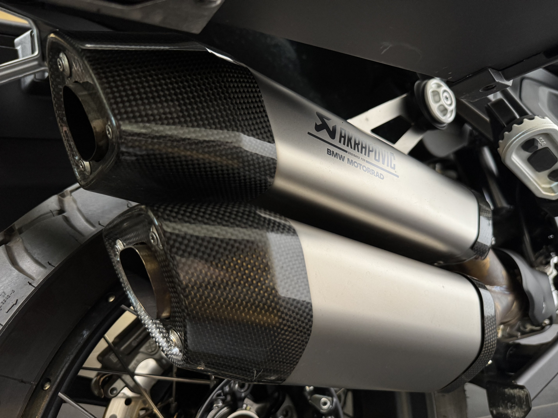 BMW R 1300 GS Adventure Triple Black-image-5
