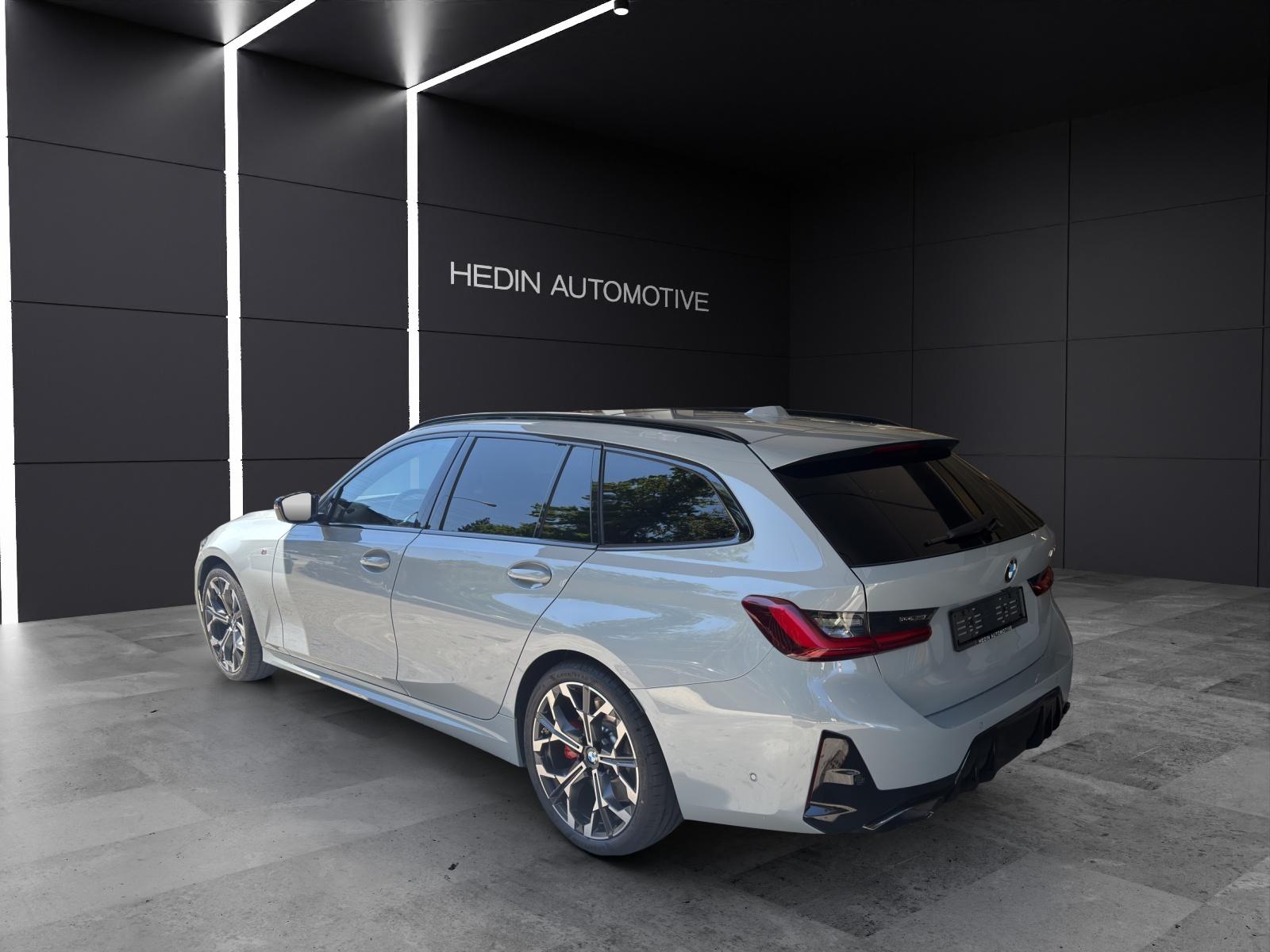 BMW M340i xDrive Touring-showroom-element-2