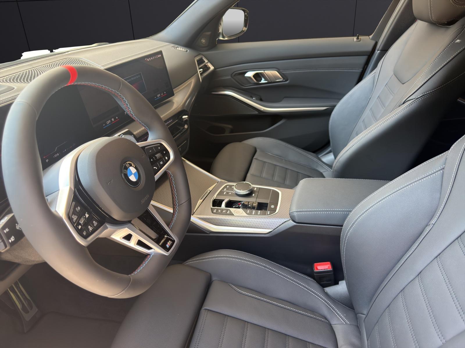 BMW M340i xDrive Touring-showroom-element-1