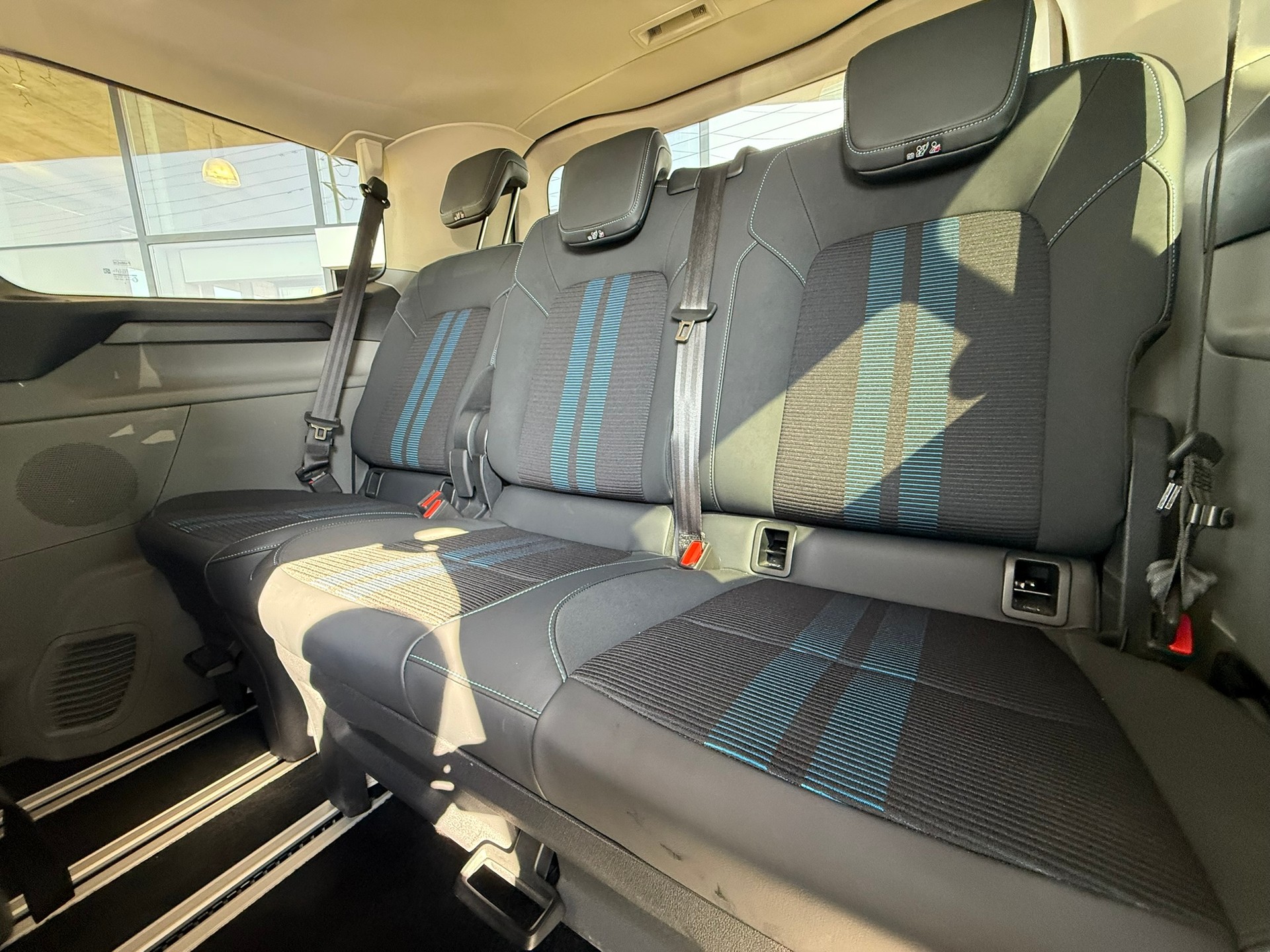 FORD Tourneo Bus 320 L1H1 Sport Automat 4x4-image-7