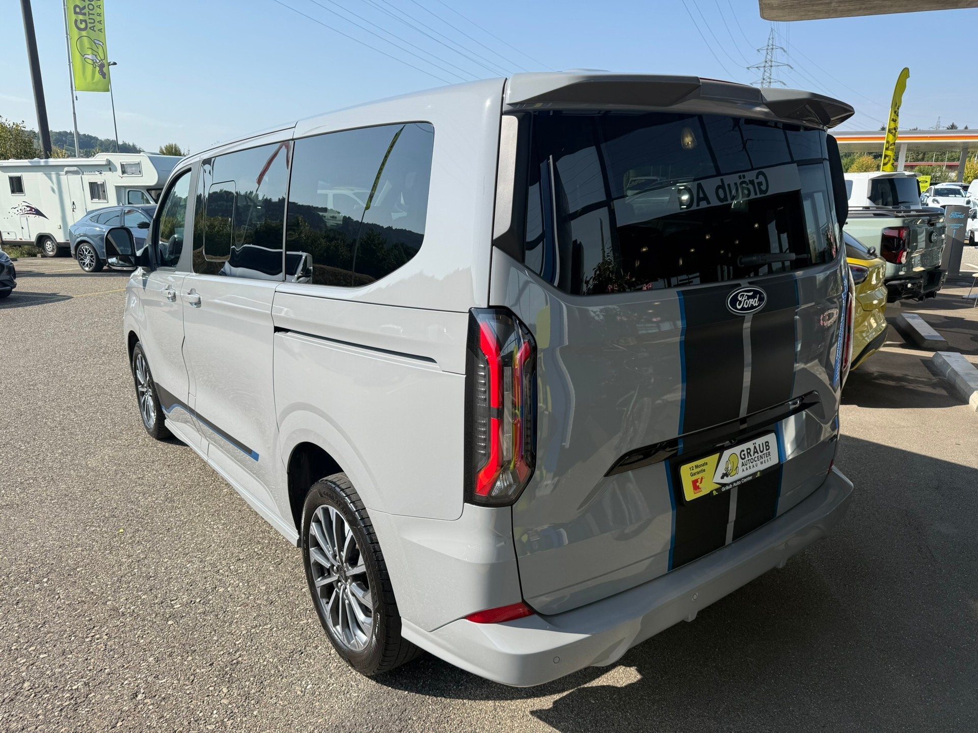 FORD Tourneo Bus 320 L1H1 Sport Automat 4x4-image-4