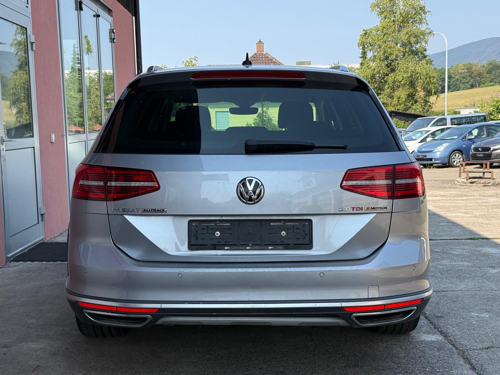 VW Passat Alltrack 2.0 TDI BMT 4Motion DSG-image-4