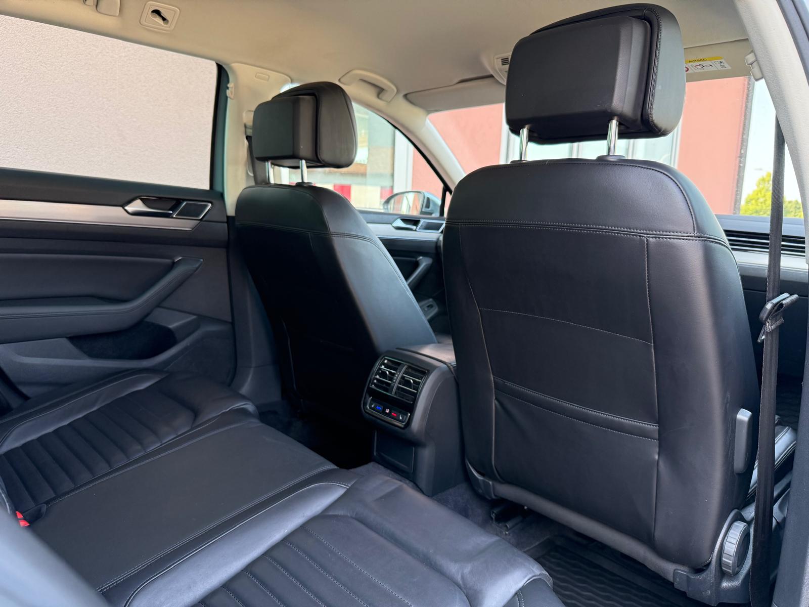 VW Passat Alltrack 2.0 TDI BMT 4Motion DSG-image-11