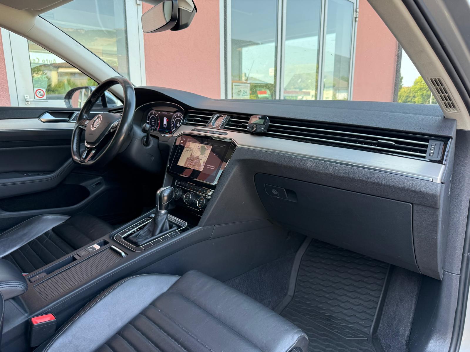 VW Passat Alltrack 2.0 TDI BMT 4Motion DSG-image-7