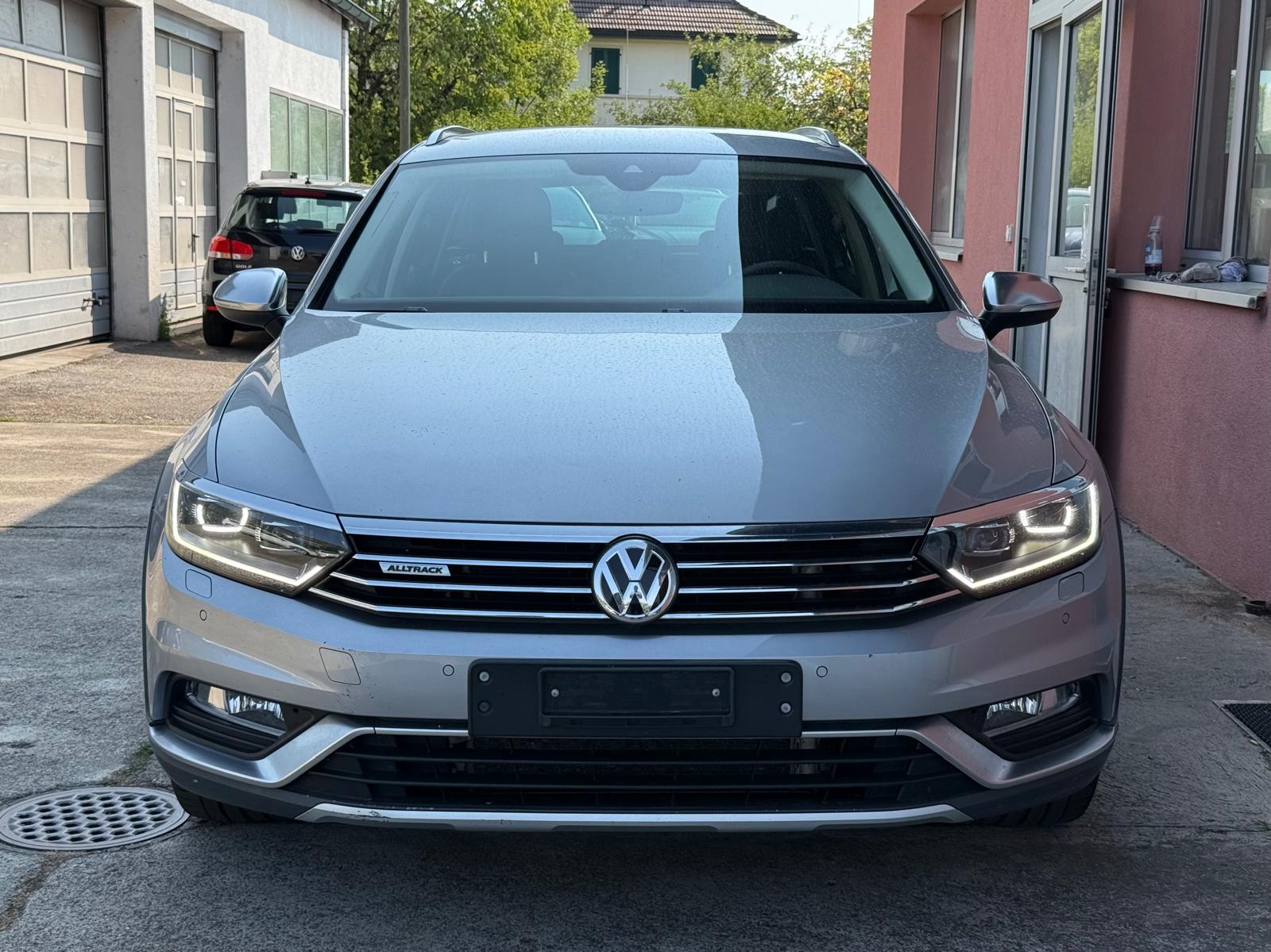 VW Passat Alltrack 2.0 TDI BMT 4Motion DSG-image-1