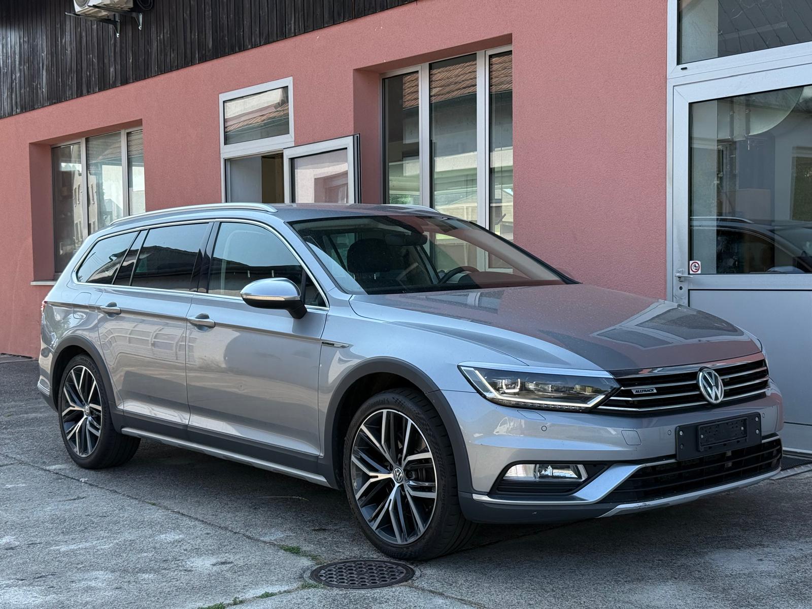 VW Passat Alltrack 2.0 TDI BMT 4Motion DSG-image-0