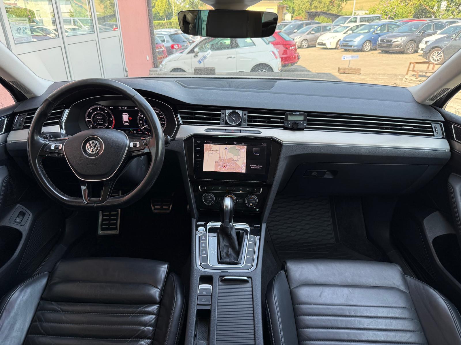 VW Passat Alltrack 2.0 TDI BMT 4Motion DSG-image-6