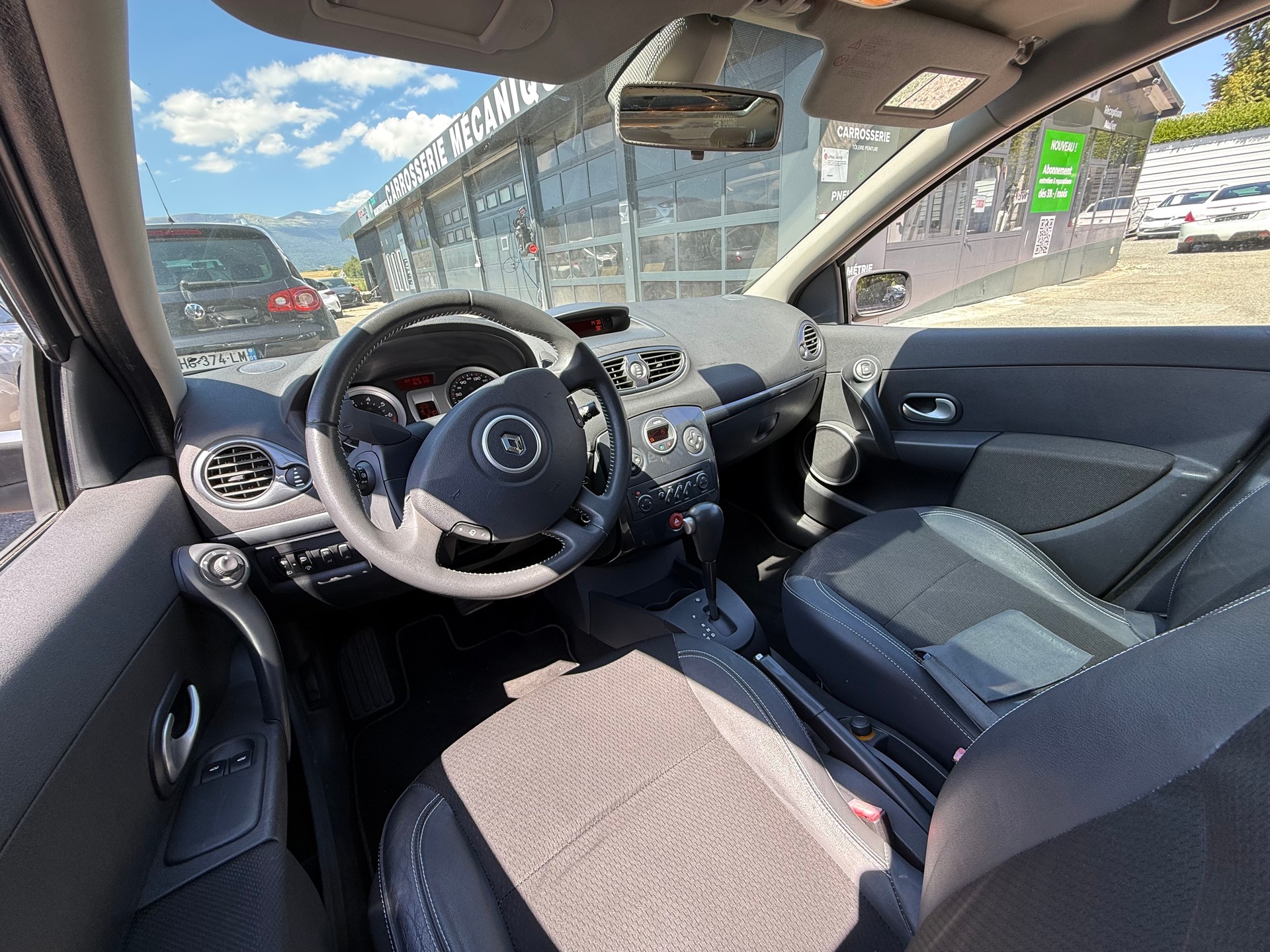 RENAULT Clio 1.6 16V Privilège-image-9