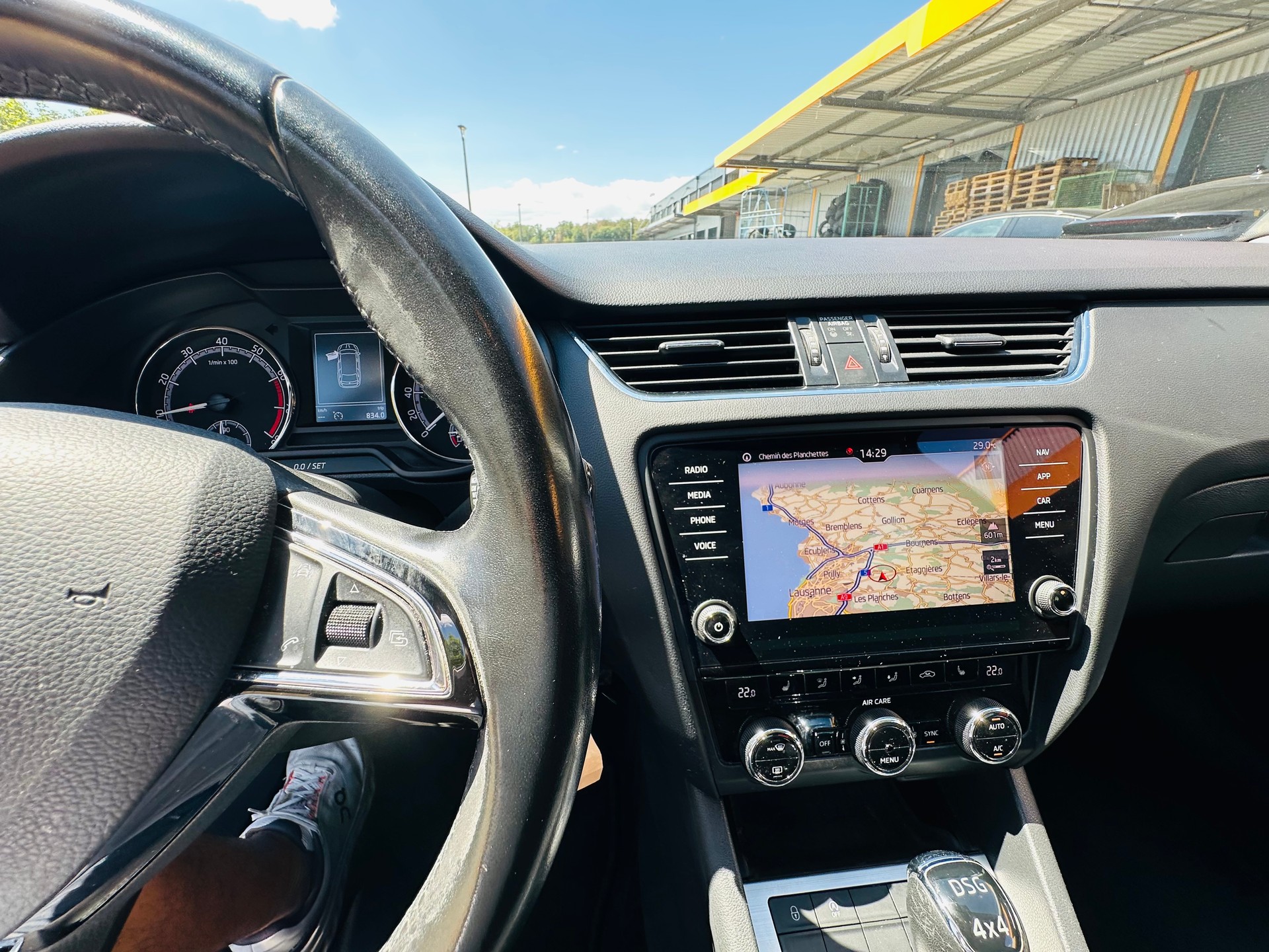 SKODA Octavia Combi 1.8 TSI Style 4x4 DSG-image-10