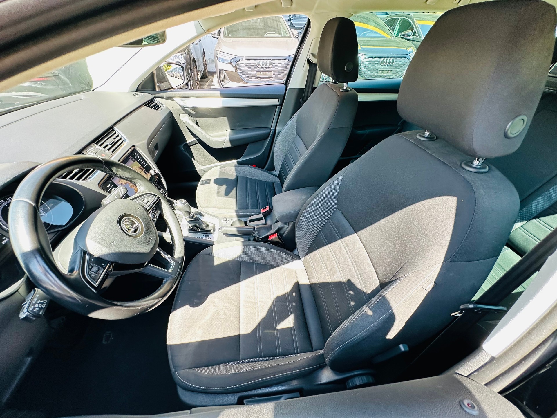 SKODA Octavia Combi 1.8 TSI Style 4x4 DSG-image-11