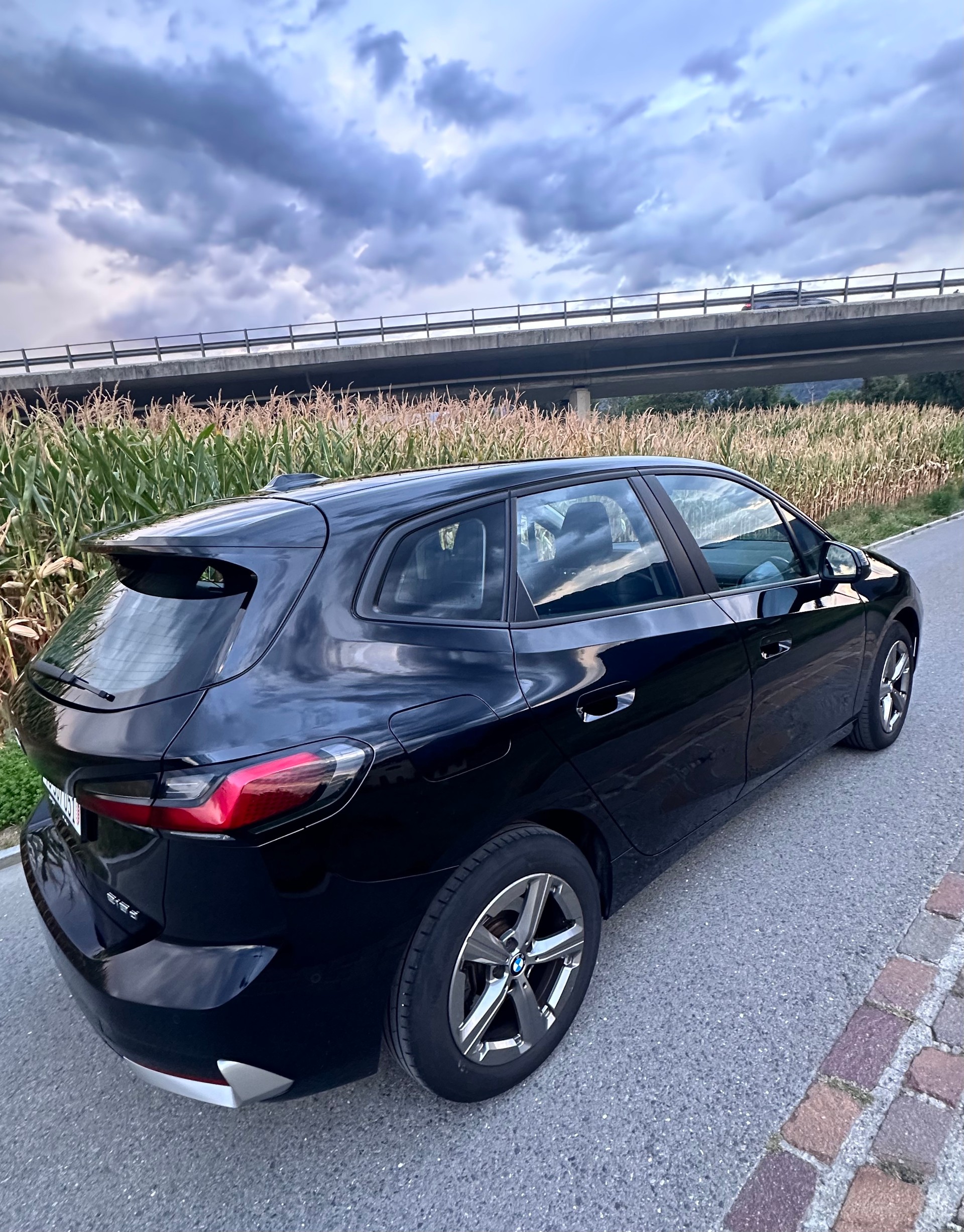 BMW 218d-image-2