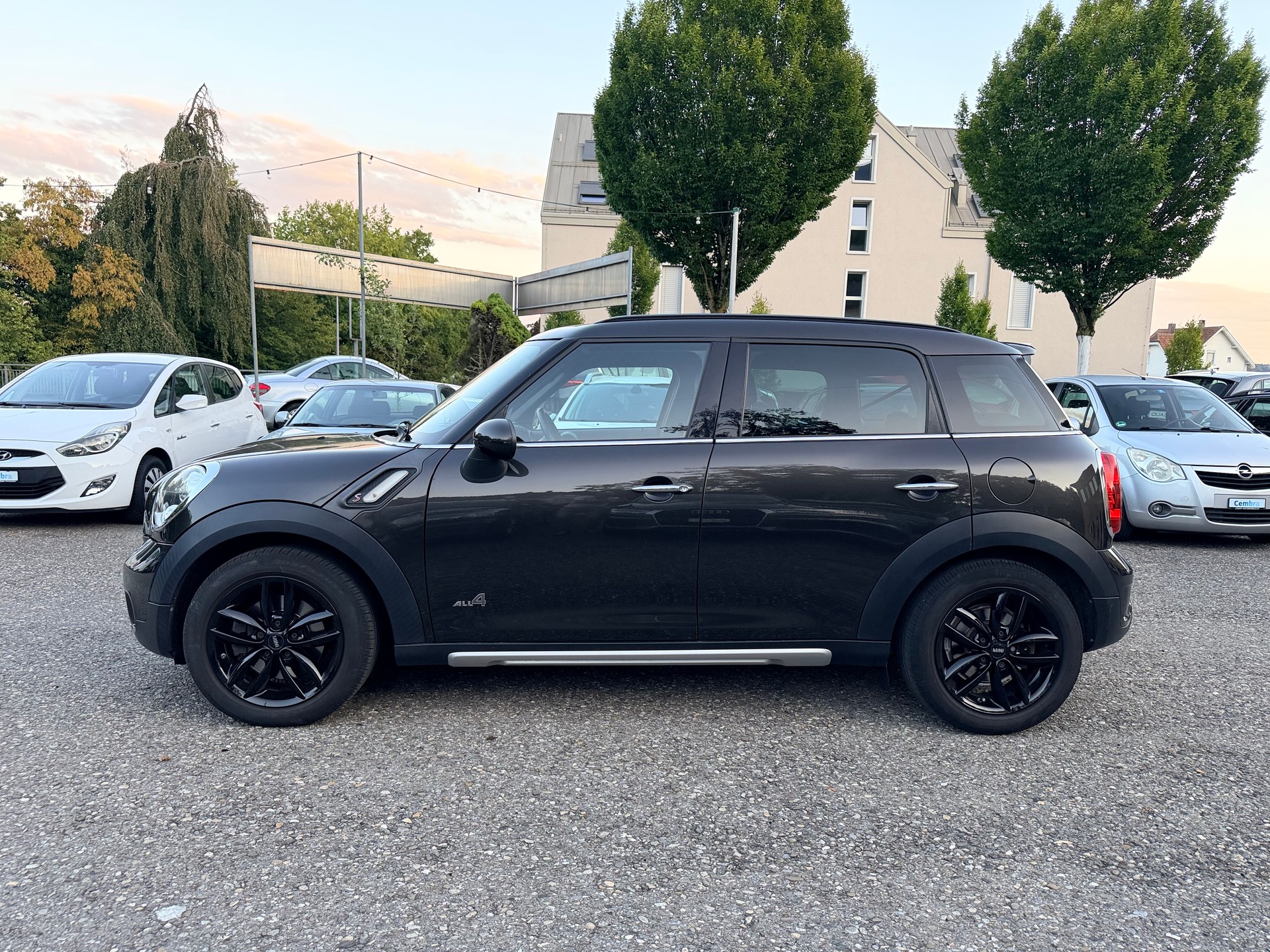 MINI Countryman Cooper S ALL4-image-3