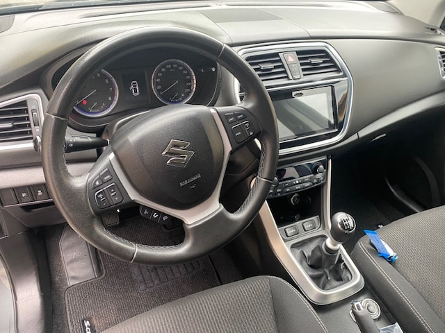 SUZUKI SX4 S-Cross 1.4 T Compact+ 4x4-image-8