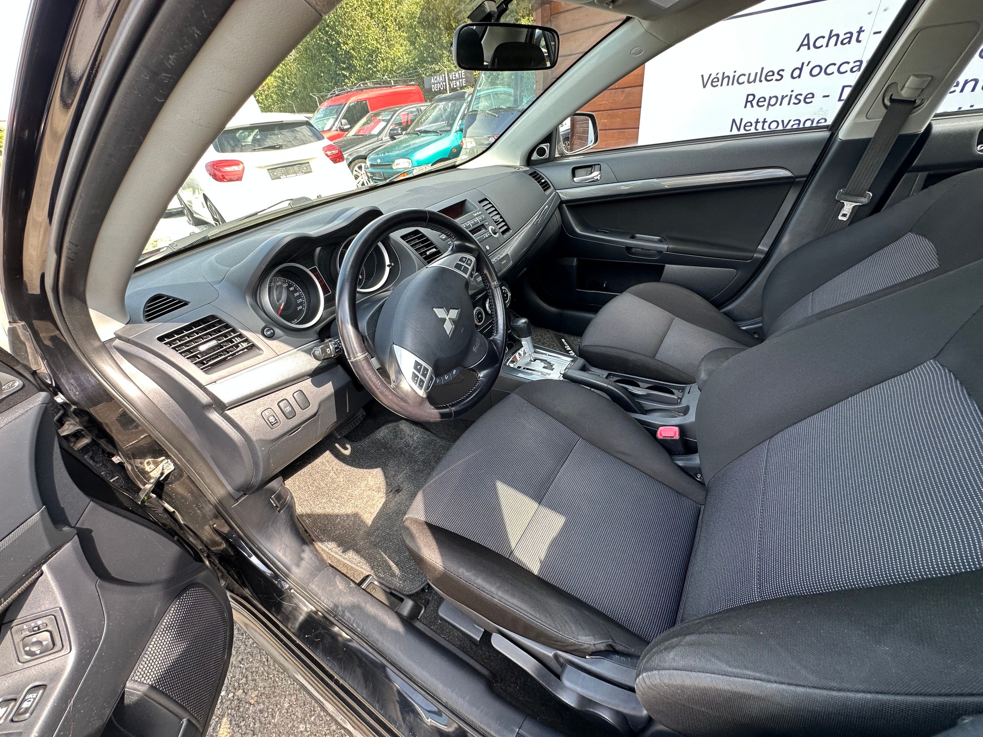 MITSUBISHI Lancer Sportback 1.8 Intense CVT-image-11