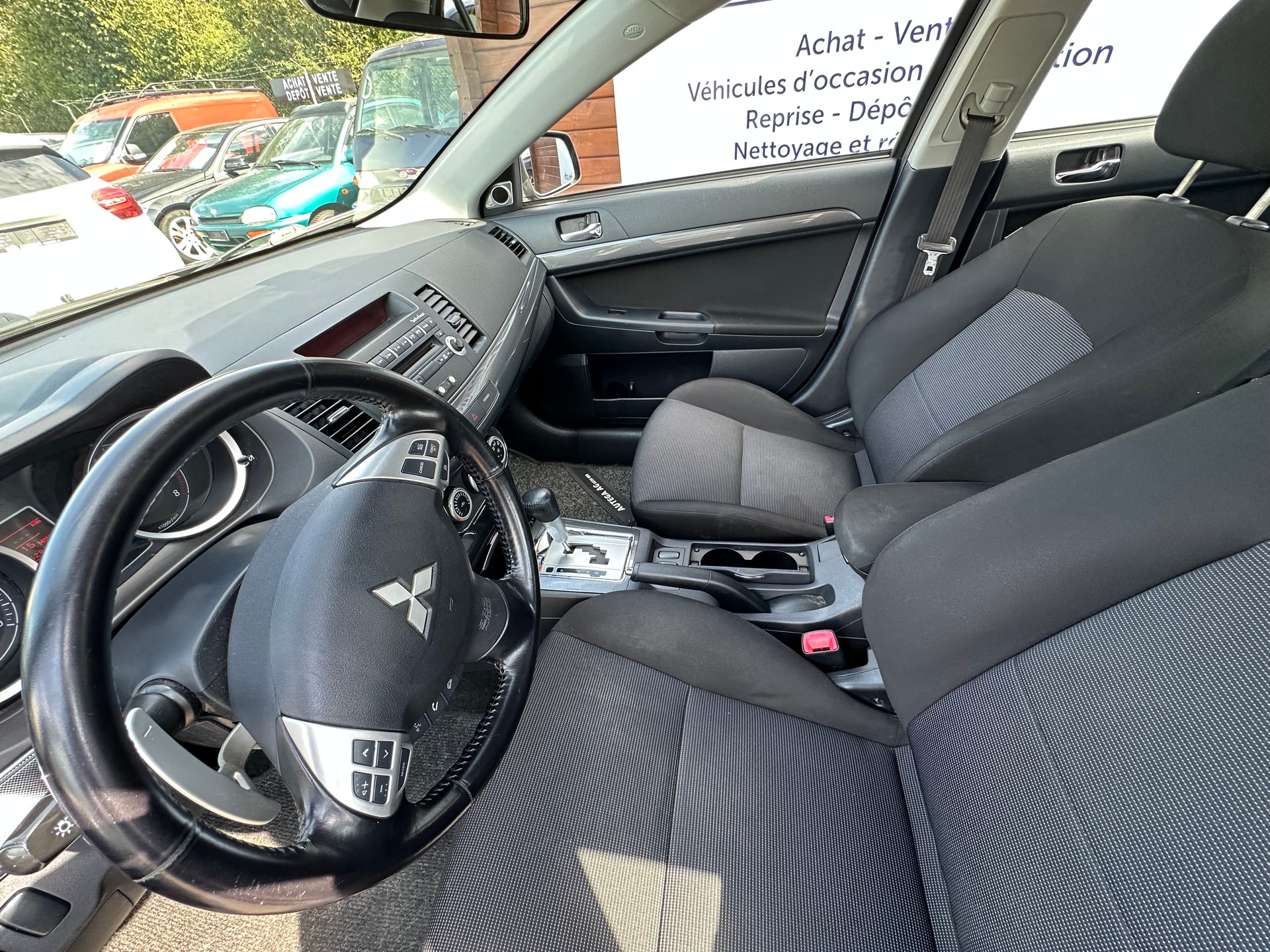 MITSUBISHI Lancer Sportback 1.8 Intense CVT-image-13