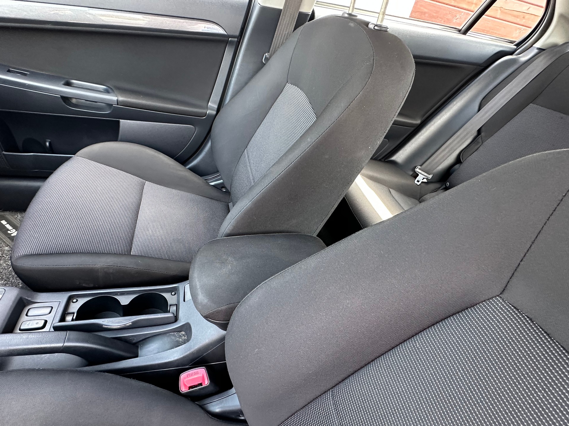 MITSUBISHI Lancer Sportback 1.8 Intense CVT-image-26
