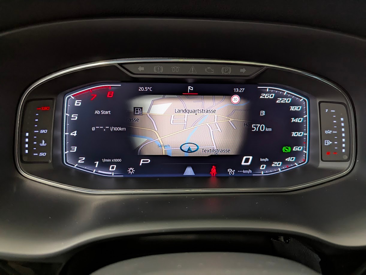 SEAT Ateca*CH-AUTO VON 78J SCHWEIZERIN 12MT GAR MFK 26 PANO 360CAM ASSISTS AHK 1900-image-6