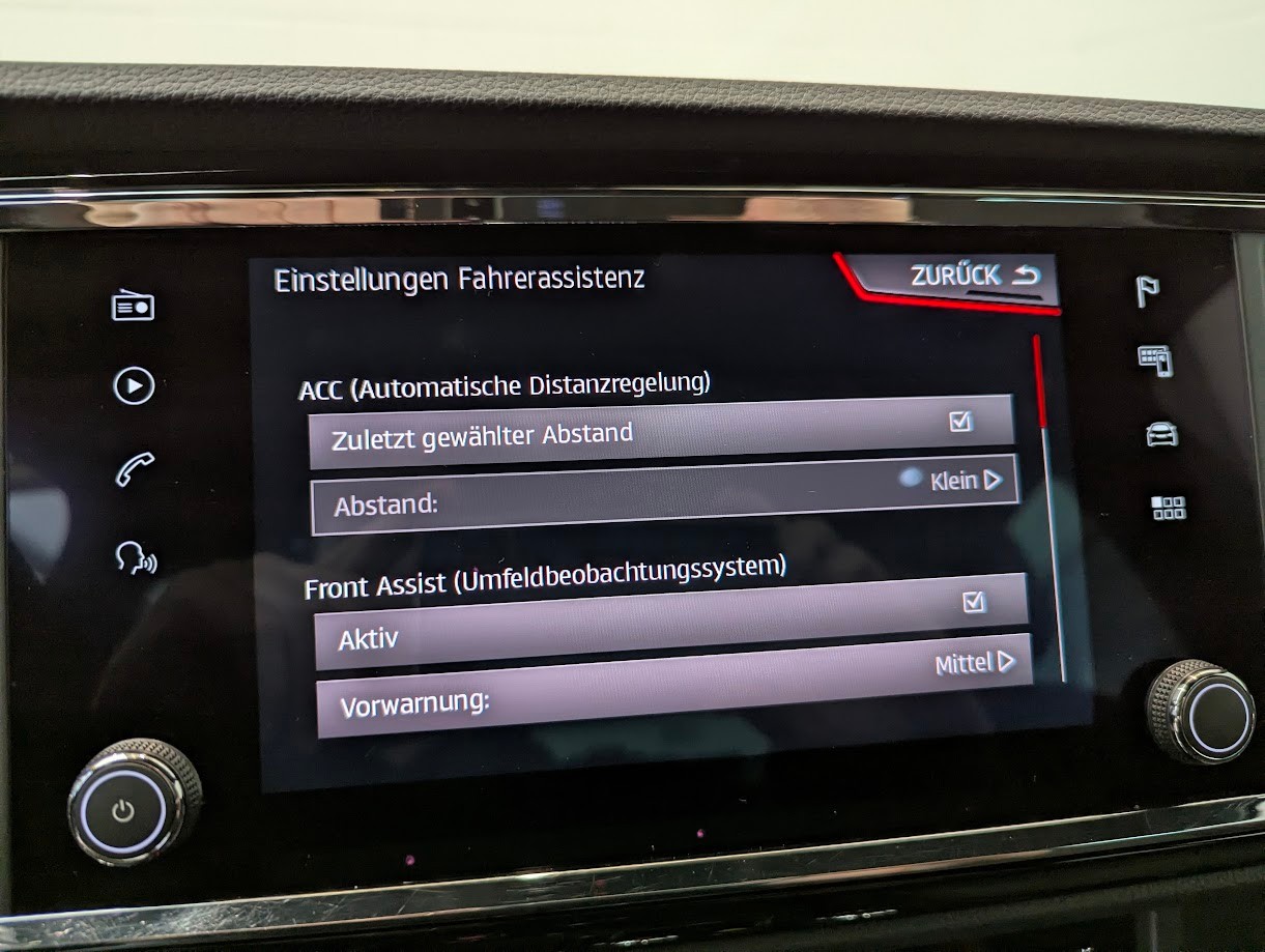SEAT Ateca*CH-AUTO VON 78J SCHWEIZERIN 12MT GAR MFK 26 PANO 360CAM ASSISTS AHK 1900-image-12
