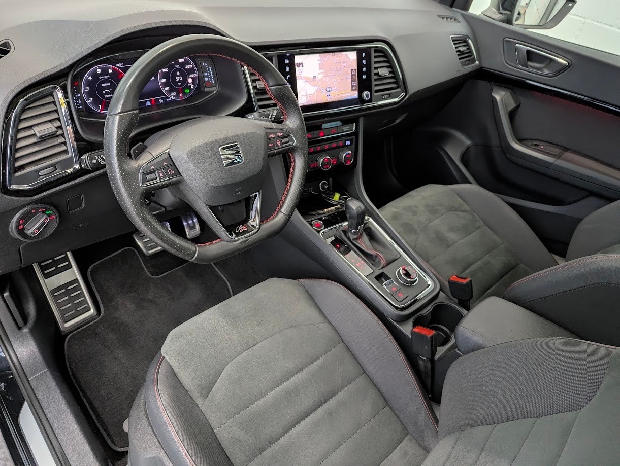 SEAT Ateca*CH-AUTO VON 78J SCHWEIZERIN 12MT GAR MFK 26 PANO 360CAM ASSISTS AHK 1900-image-3