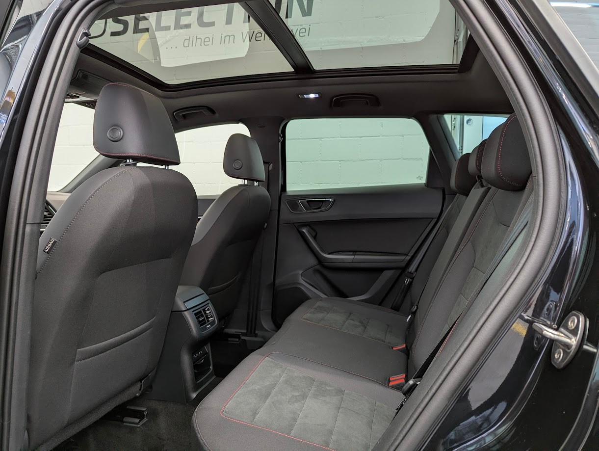 SEAT Ateca*CH-AUTO VON 78J SCHWEIZERIN 12MT GAR MFK 26 PANO 360CAM ASSISTS AHK 1900-image-26