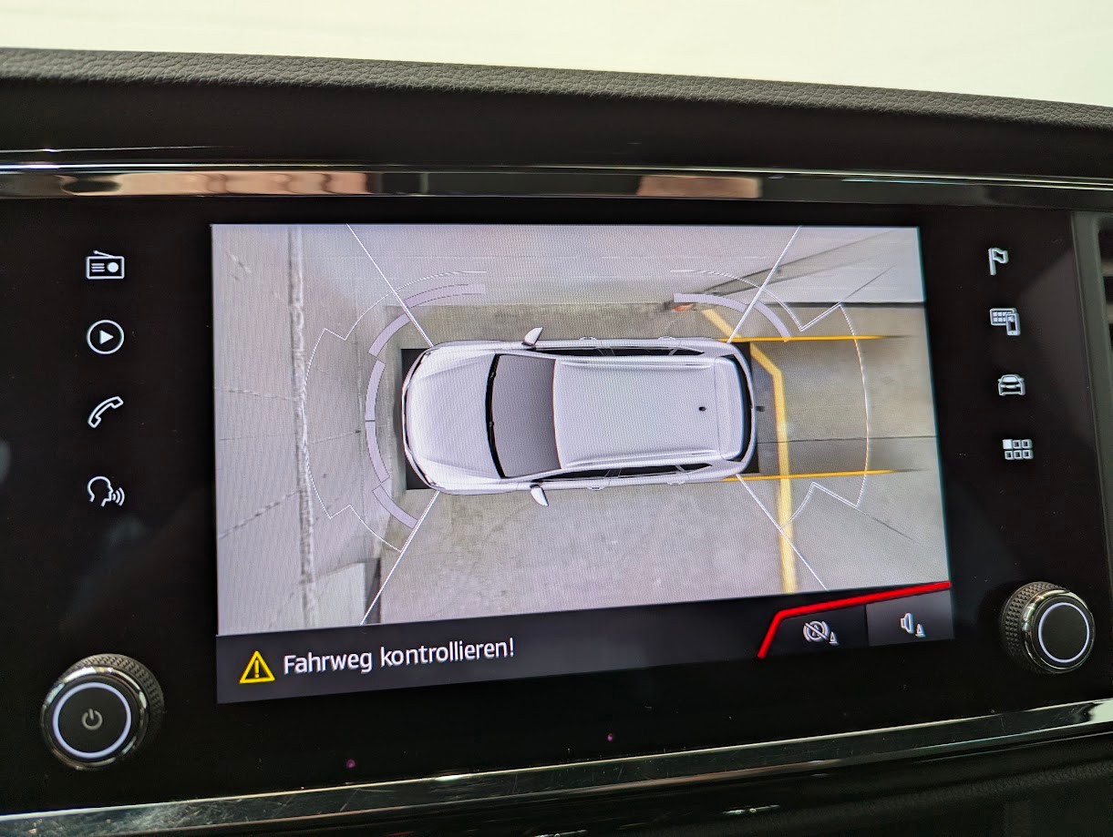 SEAT Ateca*CH-AUTO VON 78J SCHWEIZERIN 12MT GAR MFK 26 PANO 360CAM ASSISTS AHK 1900-image-19