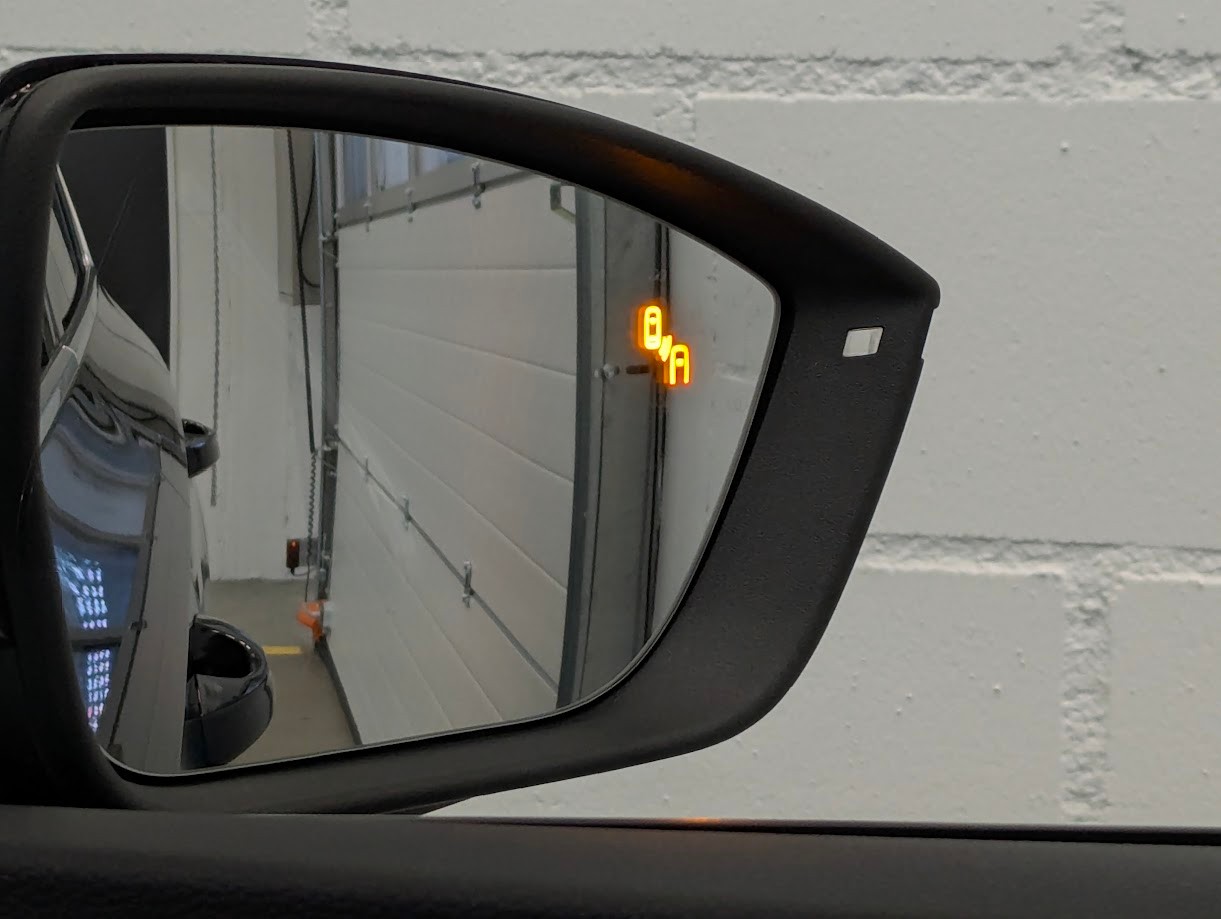 SEAT Ateca*CH-AUTO VON 78J SCHWEIZERIN 12MT GAR MFK 26 PANO 360CAM ASSISTS AHK 1900-image-21