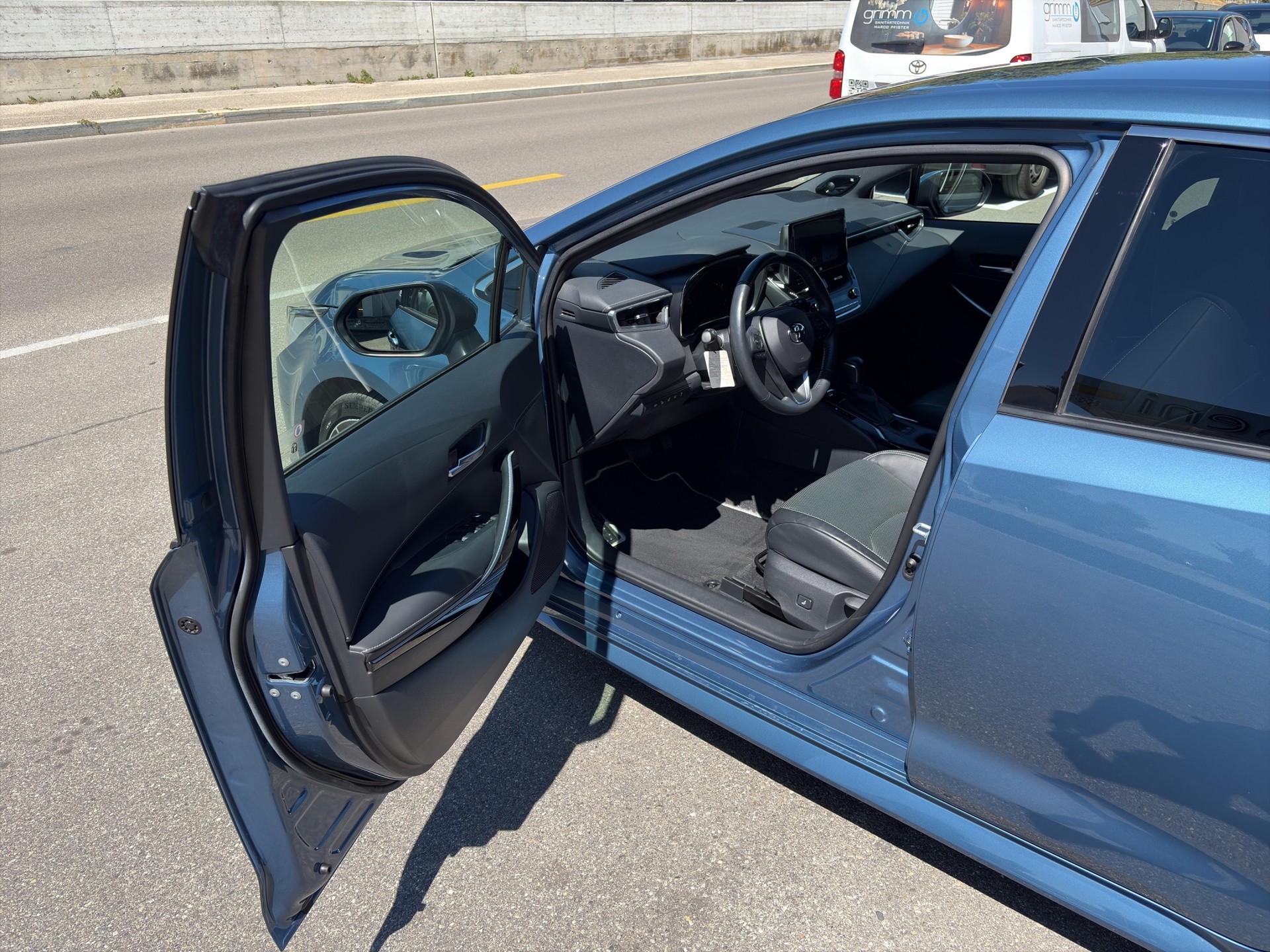 TOYOTA Corolla 2.0 HSD Premium e-CVT-image-16