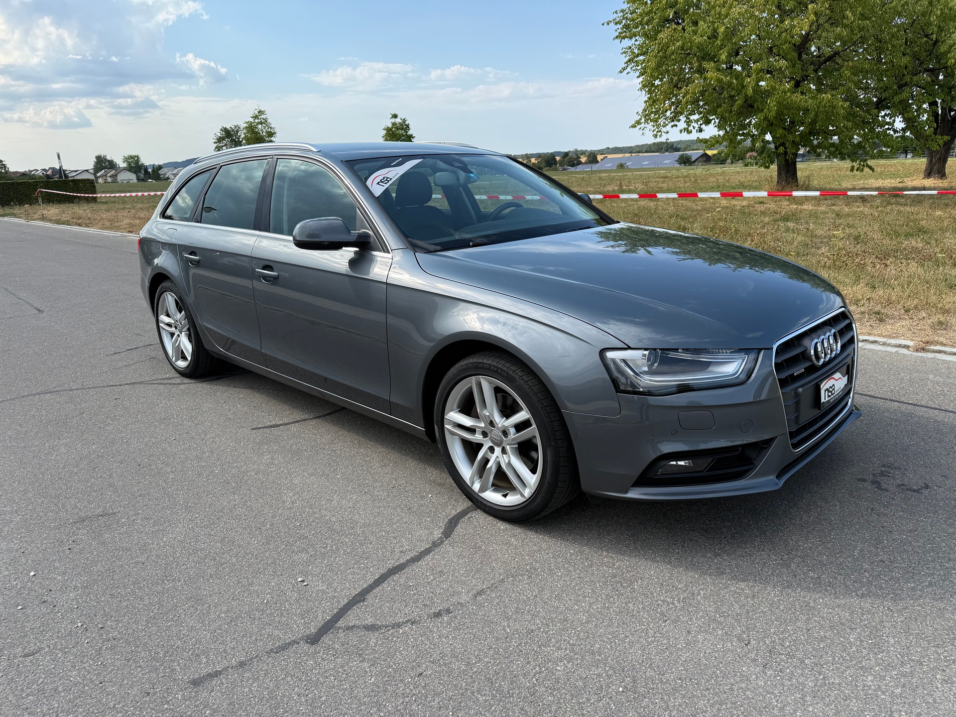 AUDI A4 Avant 2.0 TFSI quattro s-tronic-image-2
