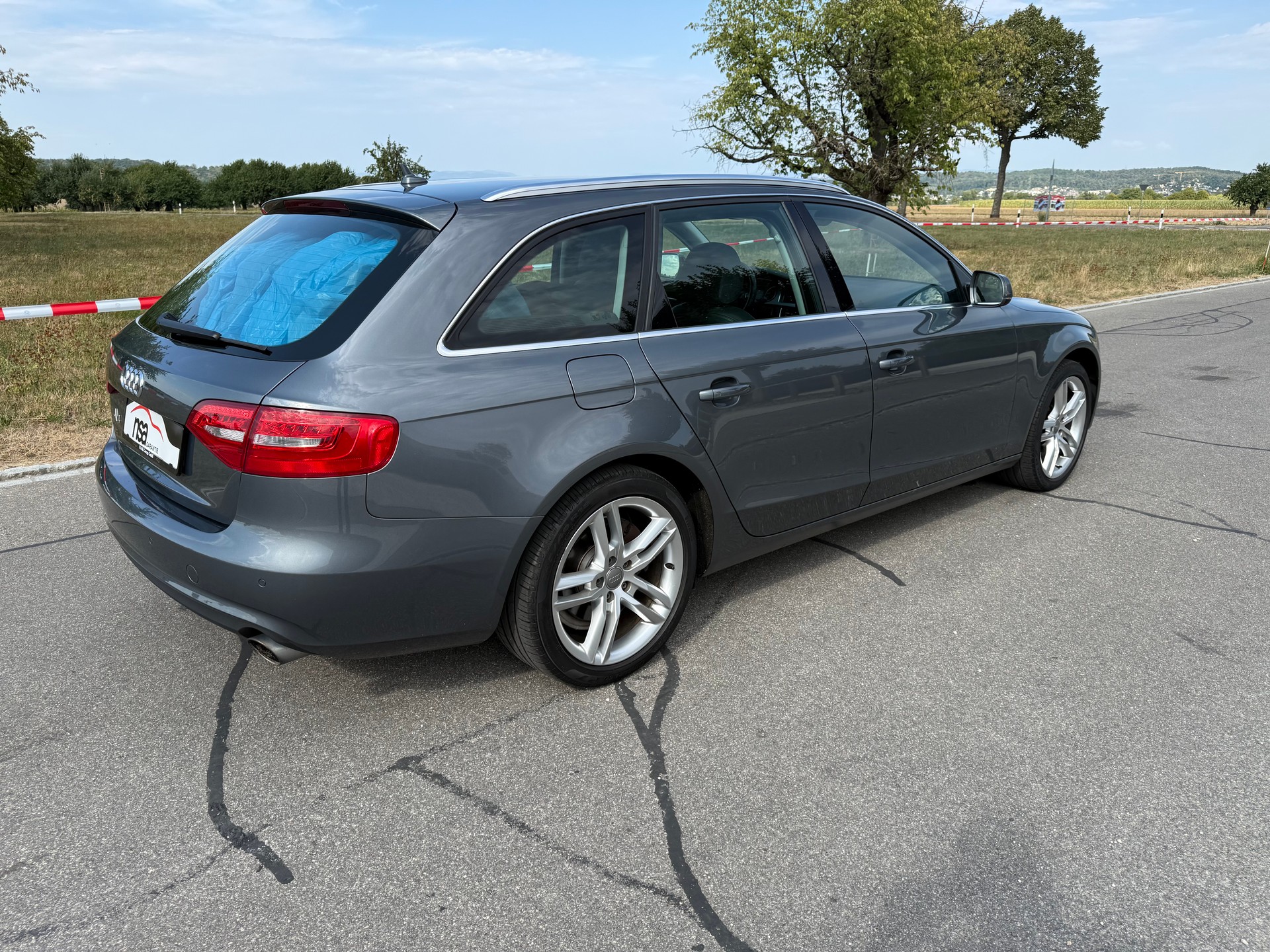 AUDI A4 Avant 2.0 TFSI quattro s-tronic-image-5