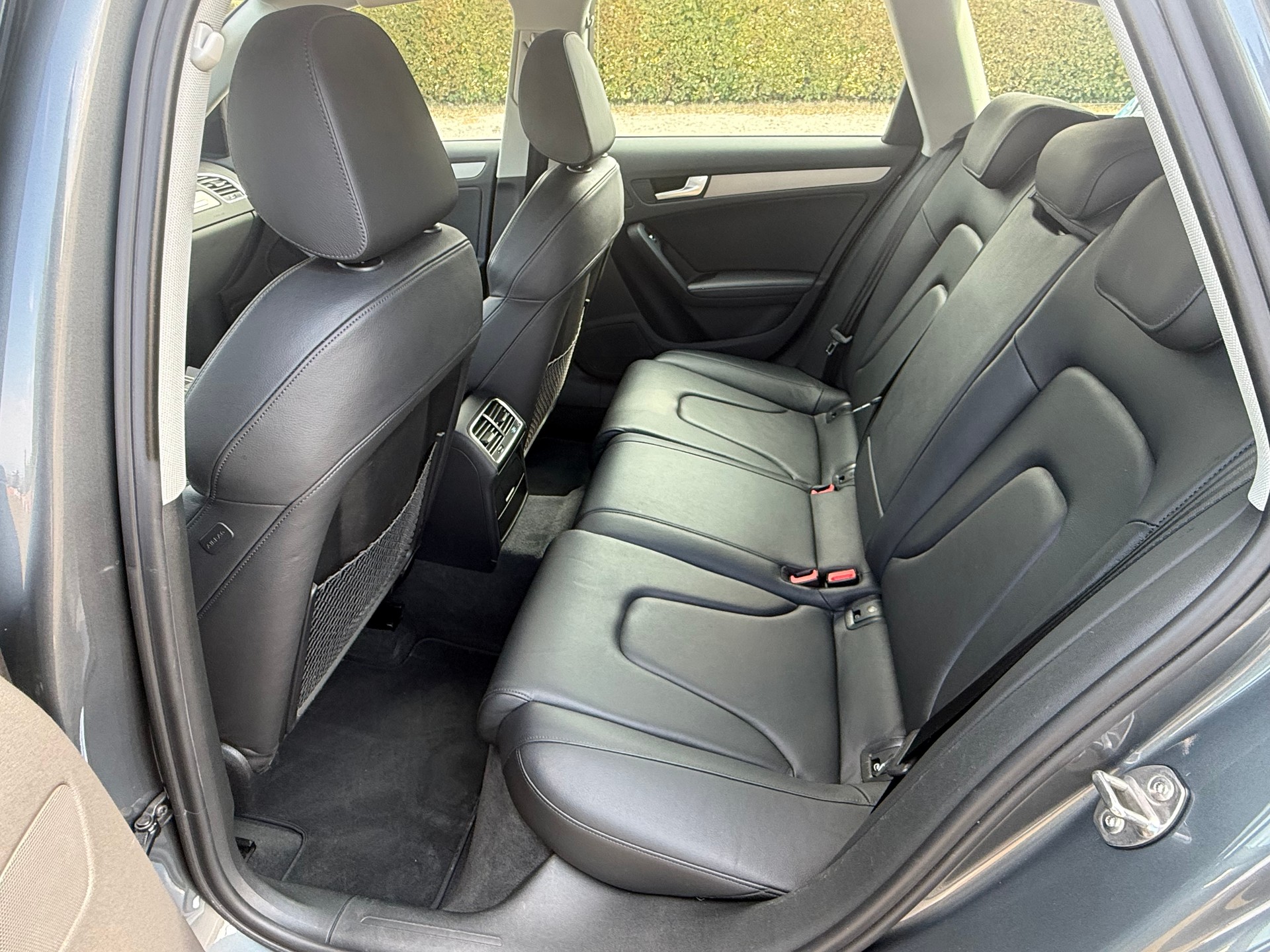 AUDI A4 Avant 2.0 TFSI quattro s-tronic-image-7