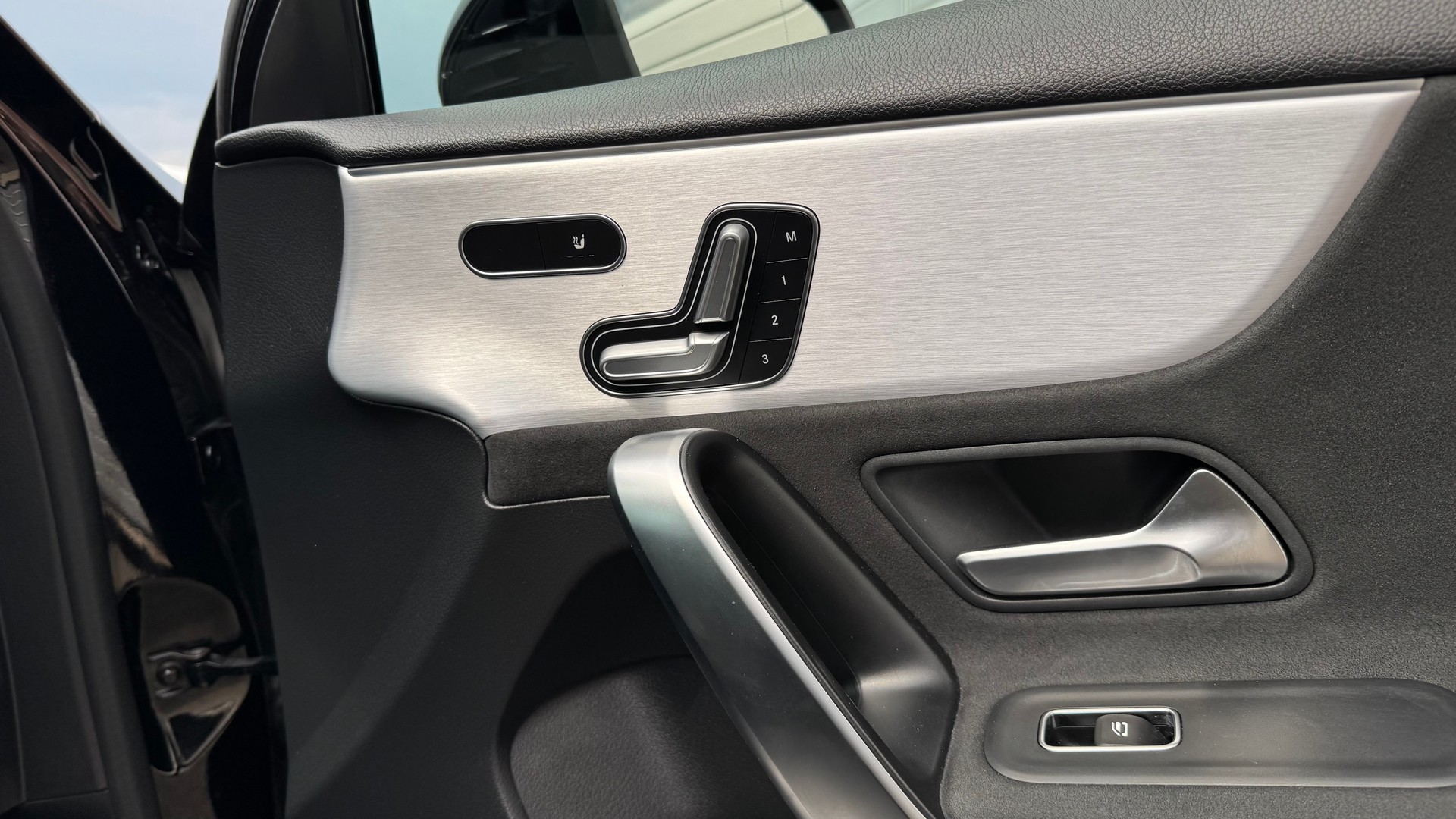 MERCEDES-BENZ A 45 S AMG 4Matic+ Speedshift-image-15