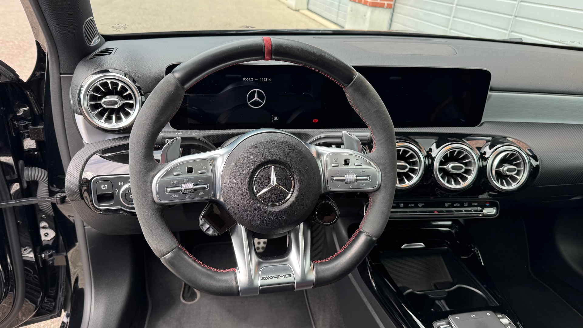 MERCEDES-BENZ A 45 S AMG 4Matic+ Speedshift-image-11