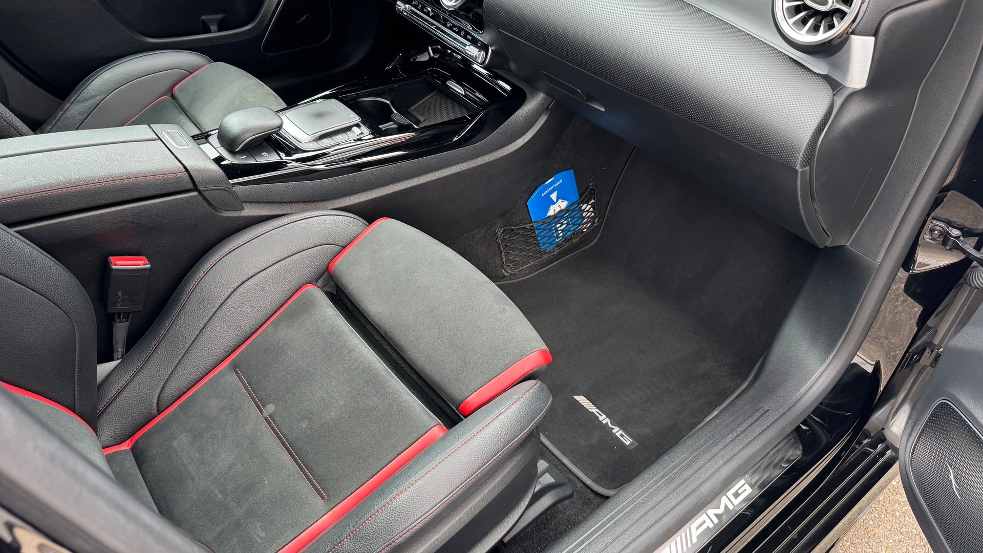 MERCEDES-BENZ A 45 S AMG 4Matic+ Speedshift-image-16