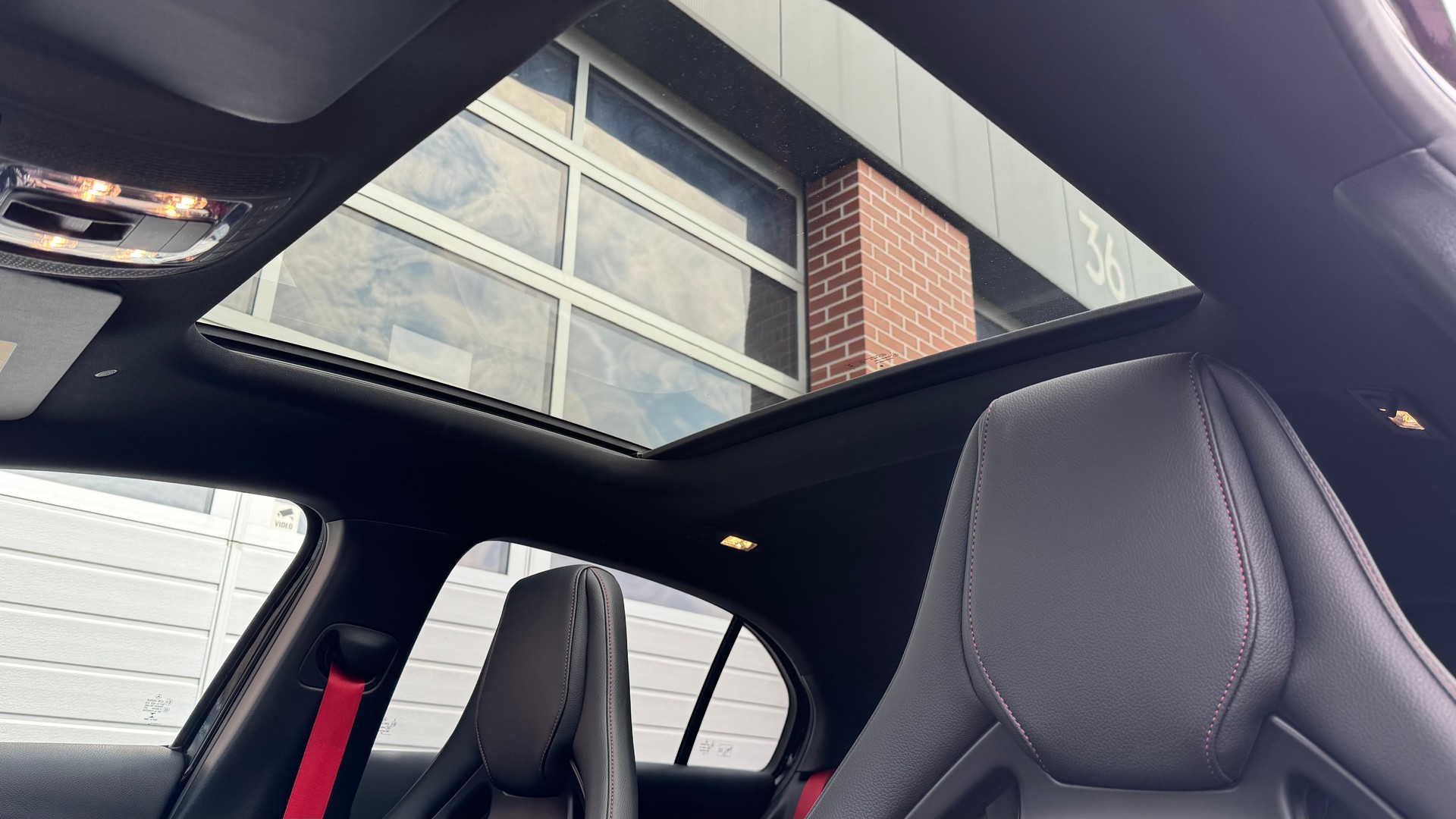 MERCEDES-BENZ A 45 S AMG 4Matic+ Speedshift-image-13
