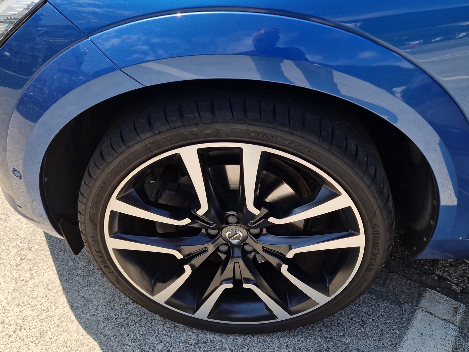 VOLVO XC60 2.0 T6 R-Design AWD-image-5