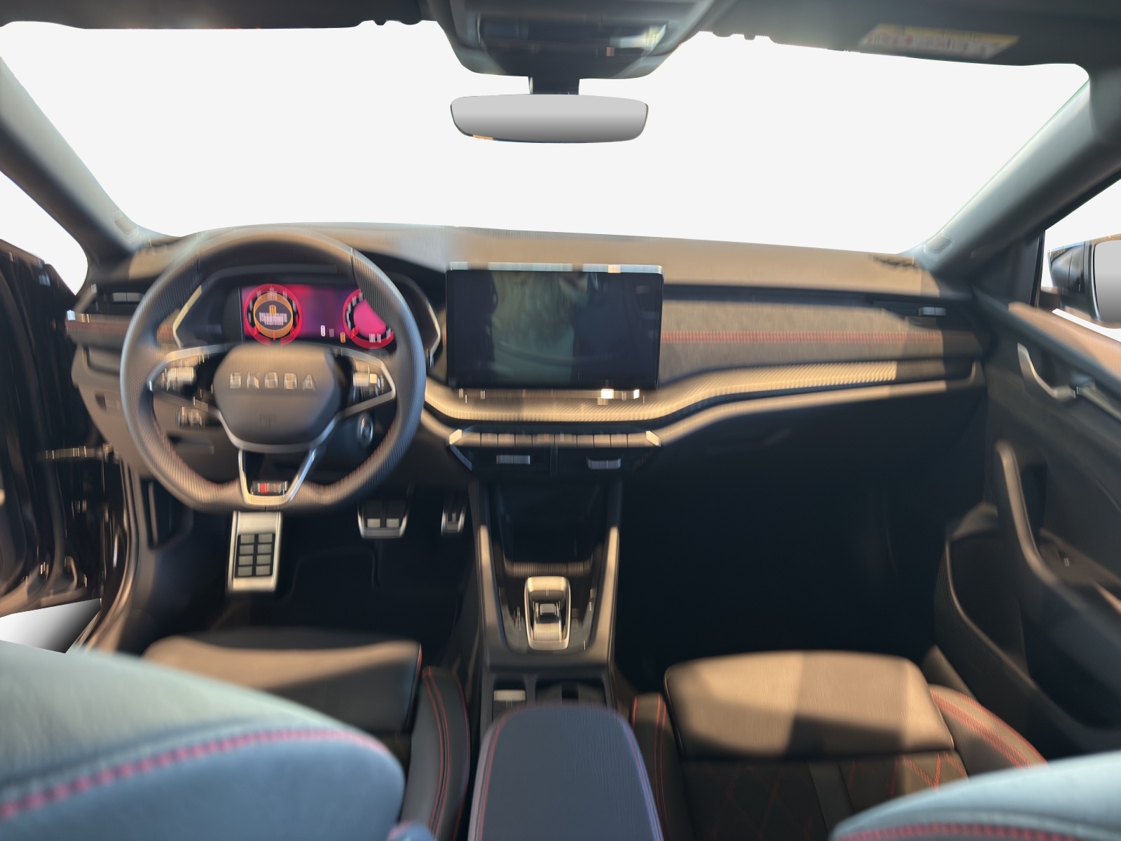 SKODA Octavia Combi 2.0 TSI DSG RS 30 Years Edition-image-8