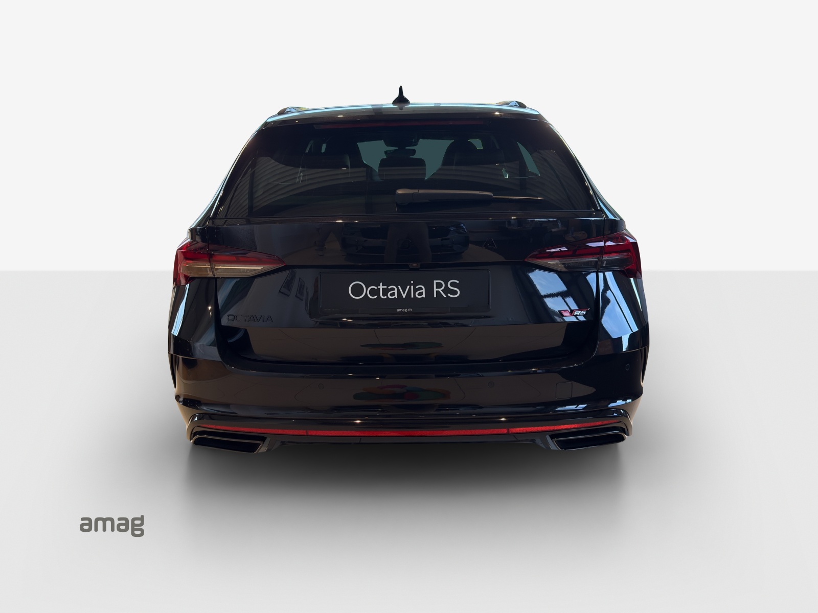 SKODA Octavia Combi 2.0 TSI DSG RS 30 Years Edition-image-3