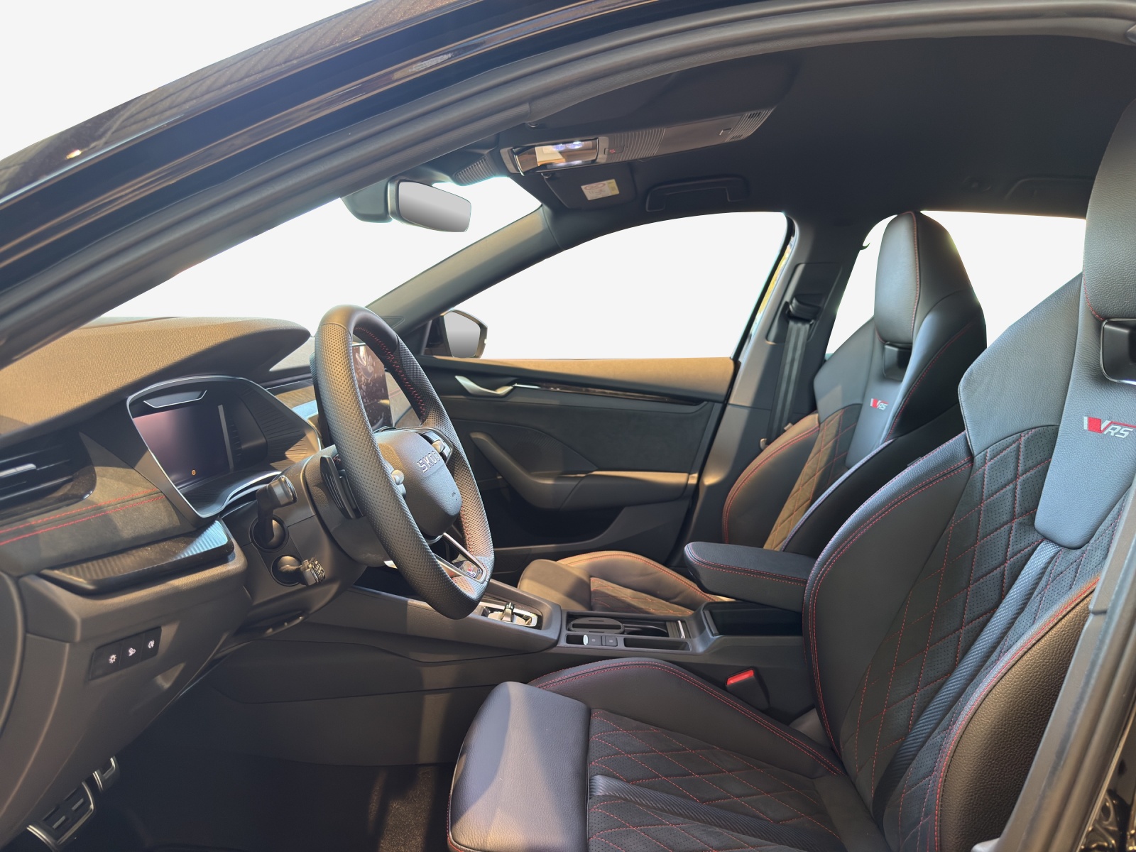 SKODA Octavia Combi 2.0 TSI DSG RS 30 Years Edition-image-7