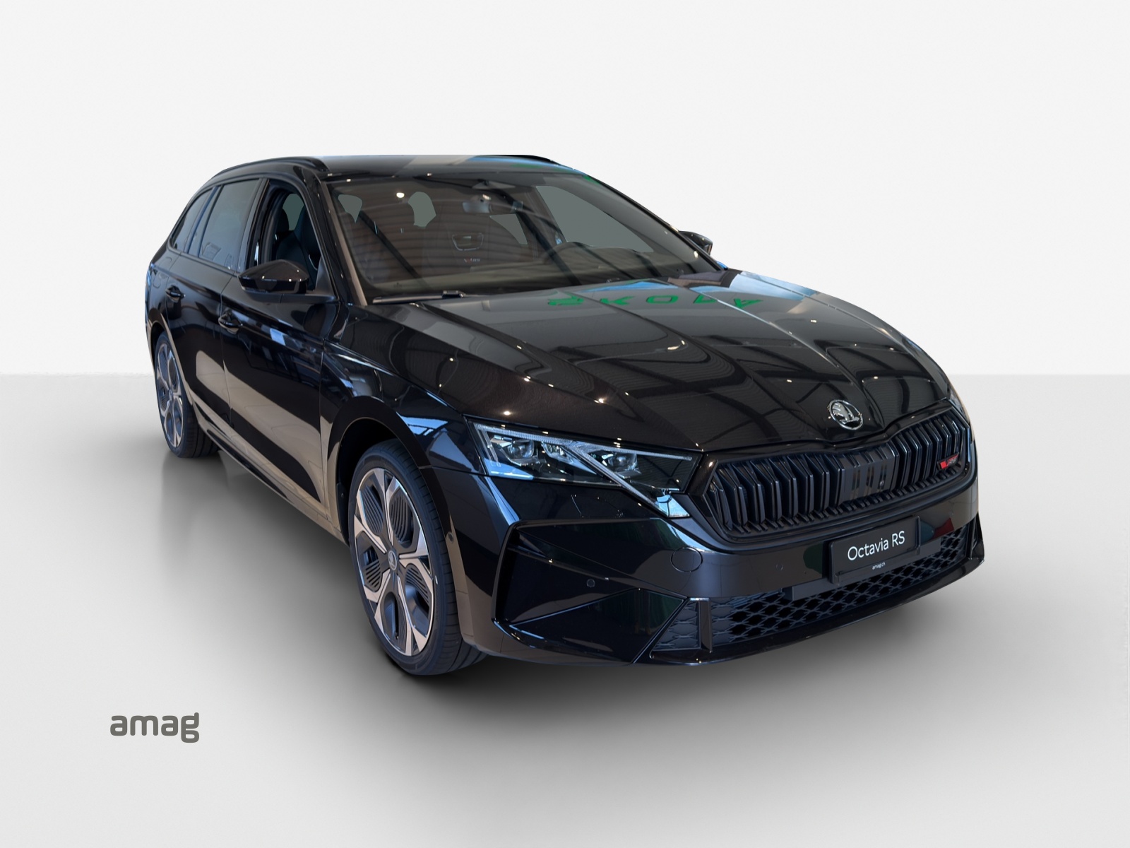 SKODA Octavia Combi 2.0 TSI DSG RS 30 Years Edition-image-5