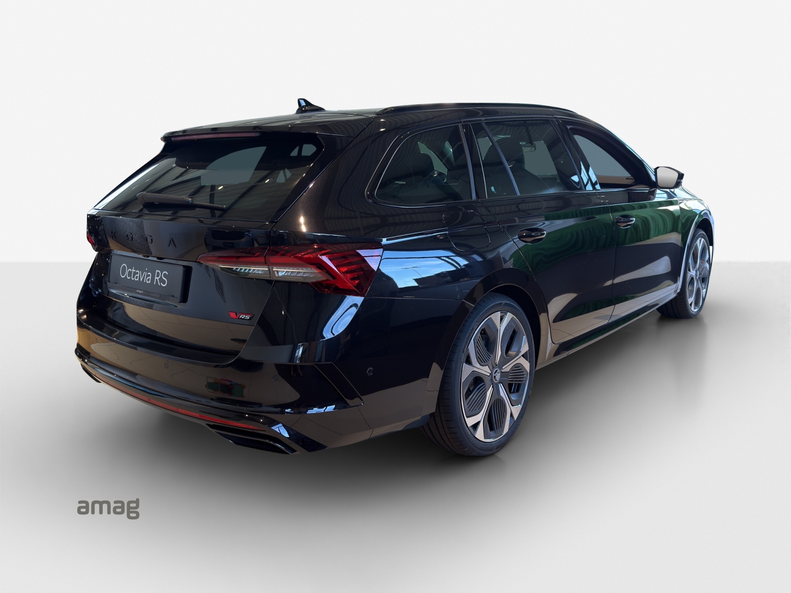 SKODA Octavia Combi 2.0 TSI DSG RS 30 Years Edition-image-4