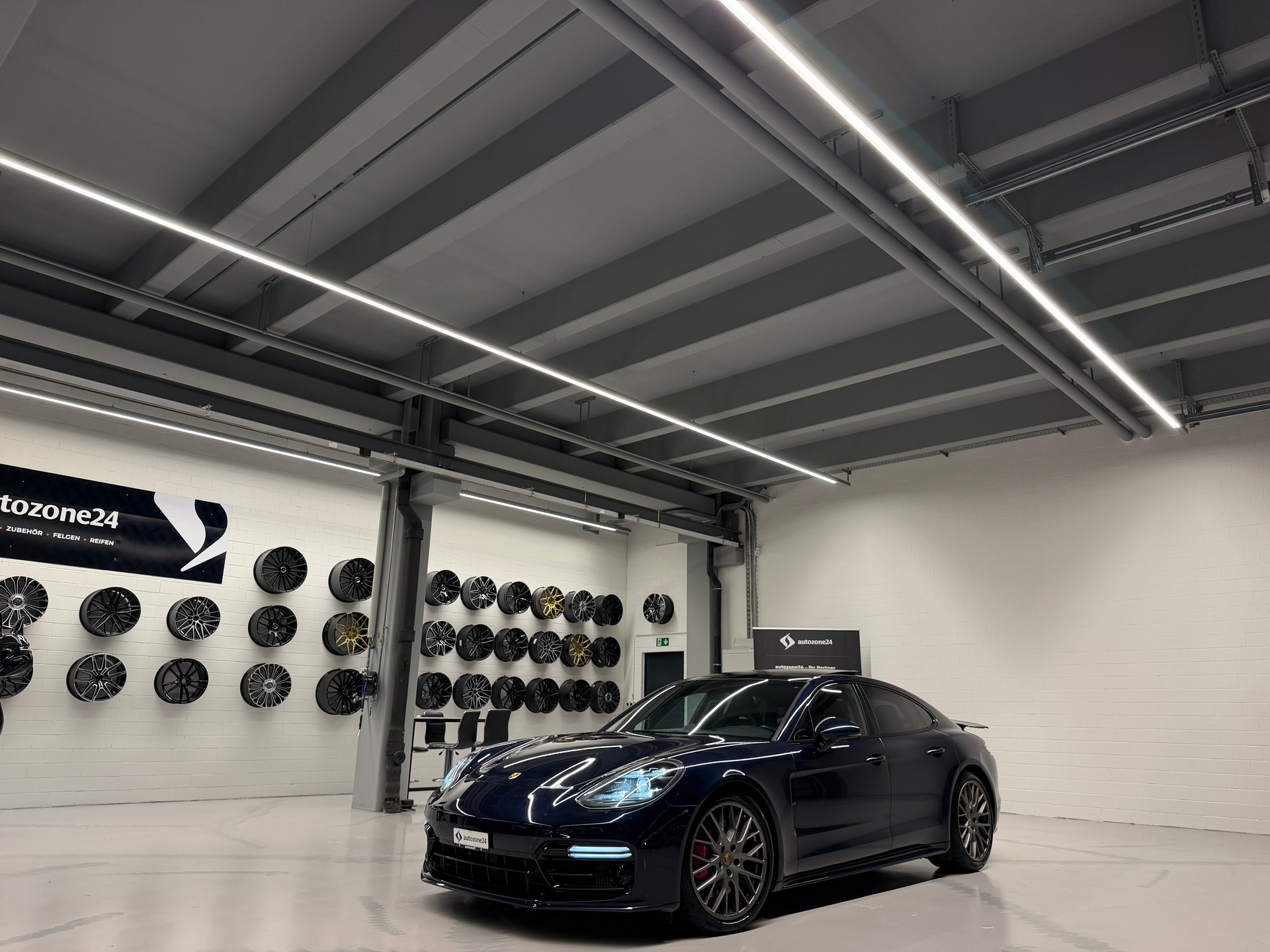 PORSCHE Panamera 4.0 V8 GTS *Porsche Approved bis 12/2026*Luftfahrwerk*Hinterachslenkung*Sport Chrono*-image-9