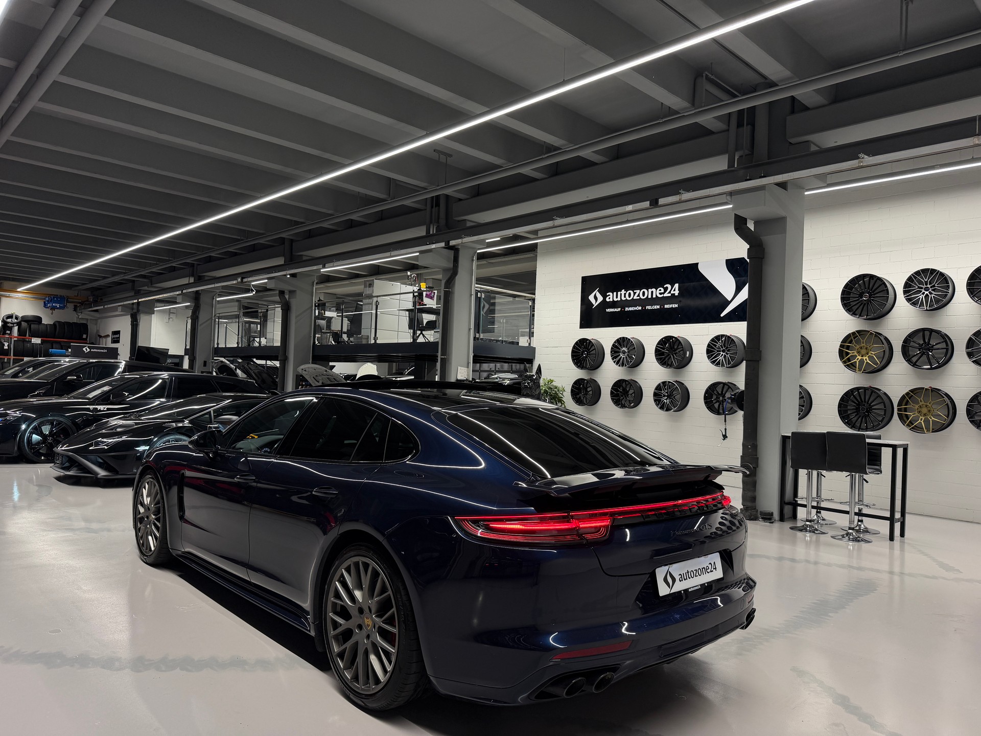 PORSCHE Panamera 4.0 V8 GTS *Porsche Approved bis 12/2026*Luftfahrwerk*Hinterachslenkung*Sport Chrono*-image-13