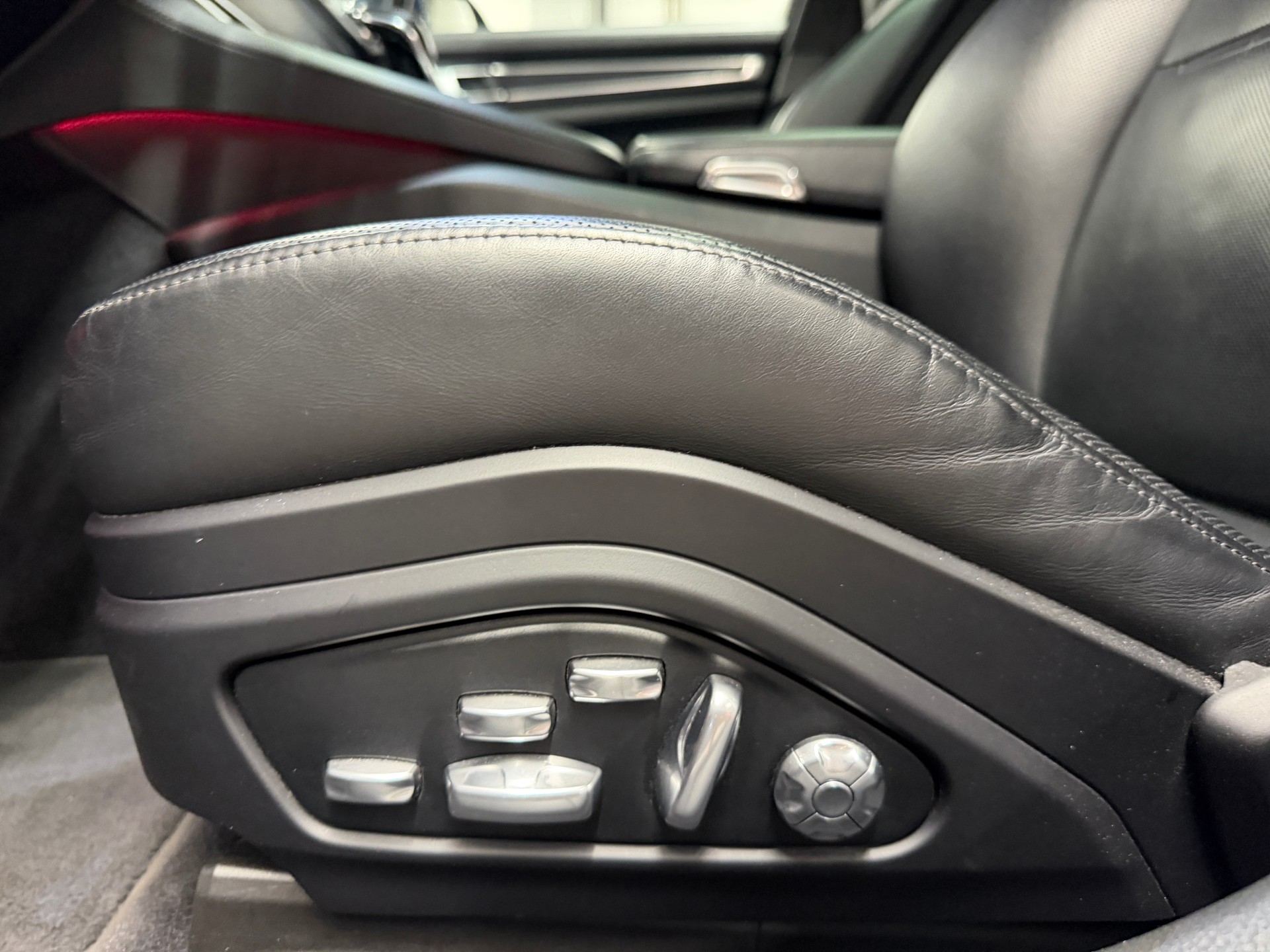 PORSCHE Panamera 4.0 V8 GTS *Porsche Approved bis 12/2026*Luftfahrwerk*Hinterachslenkung*Sport Chrono*-image-23