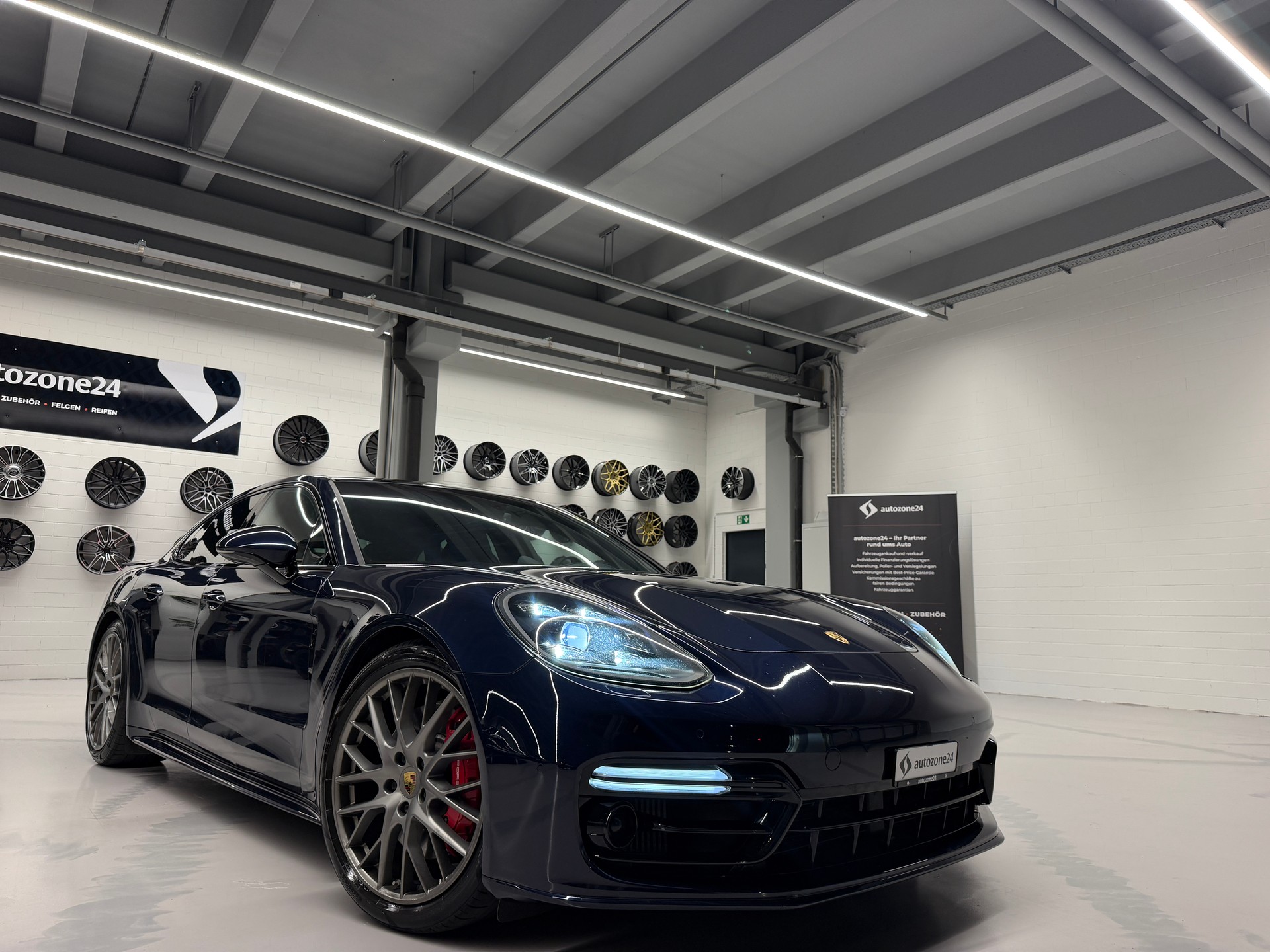 PORSCHE Panamera 4.0 V8 GTS *Porsche Approved bis 12/2026*Luftfahrwerk*Hinterachslenkung*Sport Chrono*-image-1