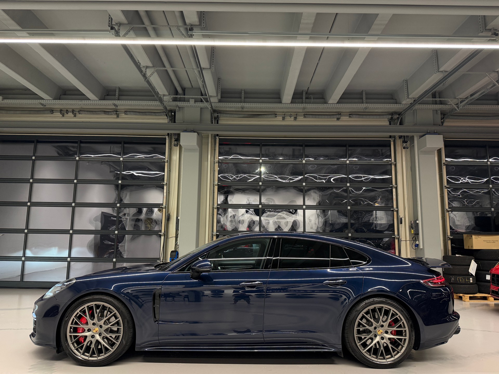 PORSCHE Panamera 4.0 V8 GTS *Porsche Approved bis 12/2026*Luftfahrwerk*Hinterachslenkung*Sport Chrono*-image-7