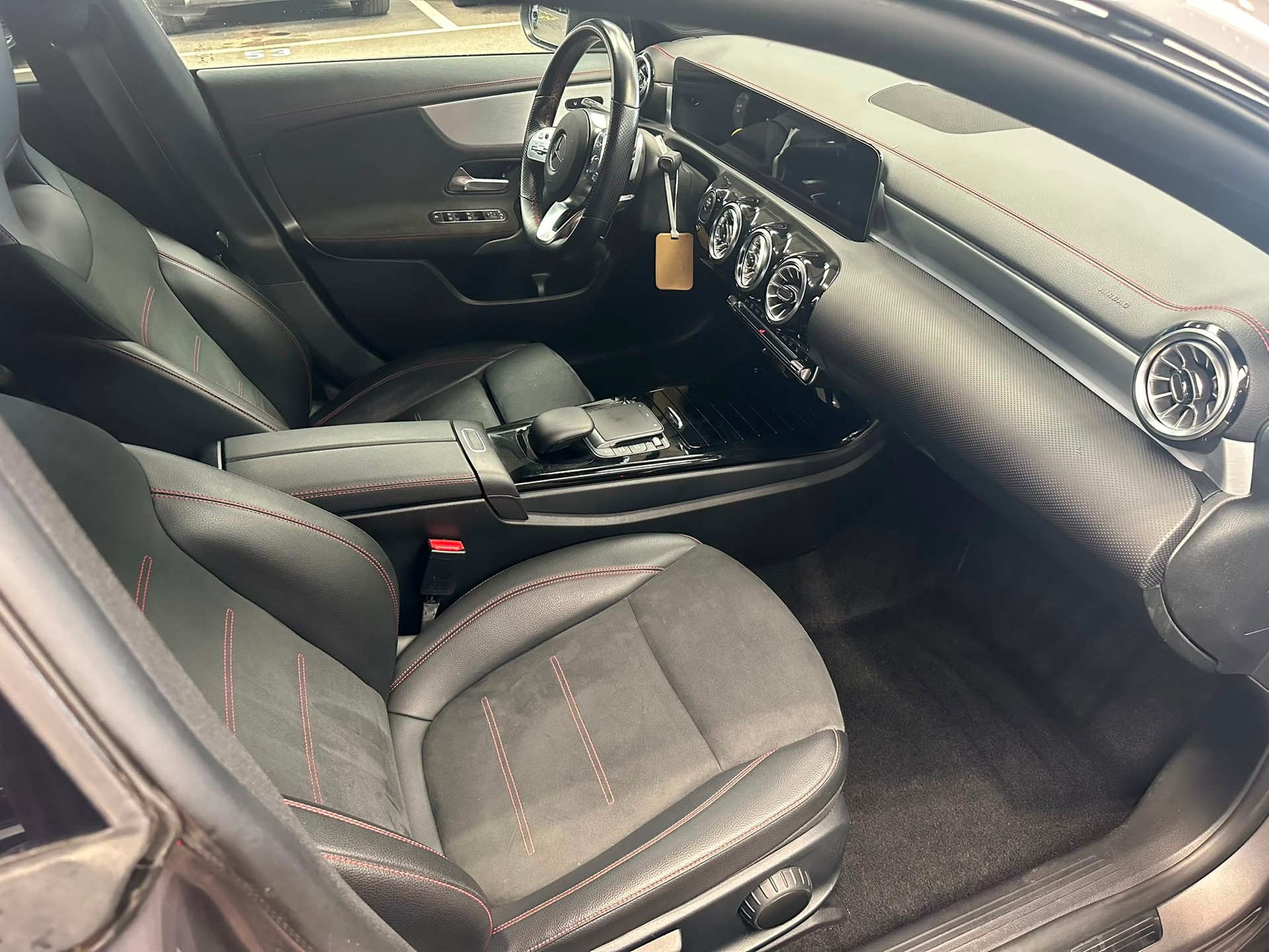 MERCEDES-BENZ CLA 250 e AMG Line-image-5