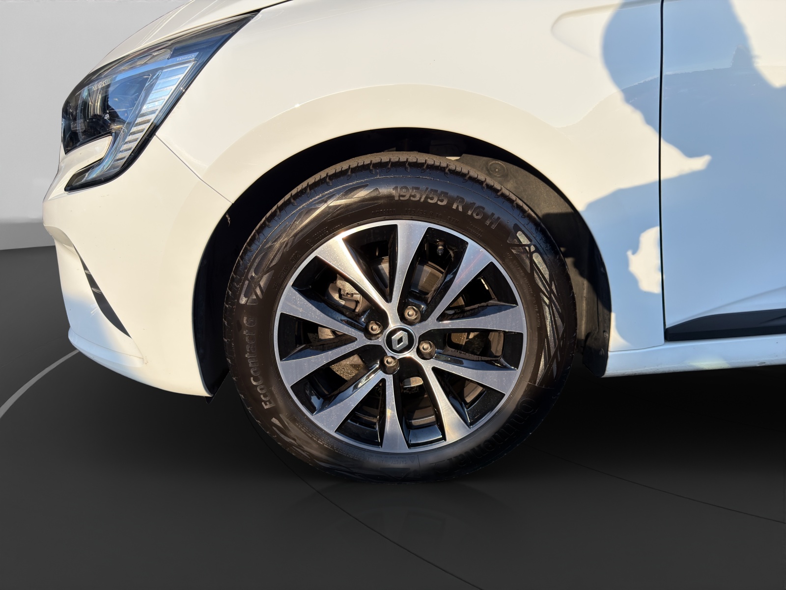RENAULT Clio 1.0 TCe equilibre CVT-image-9